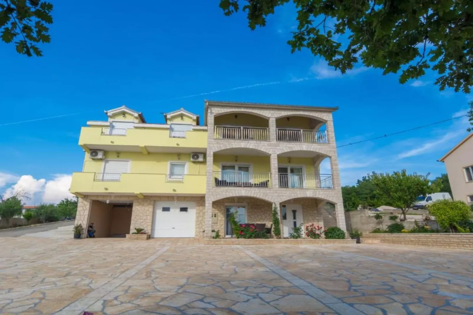 Holiday House BALEN with Swimming Pool - Six Bedroom Holiday House With Pool-Im Freien