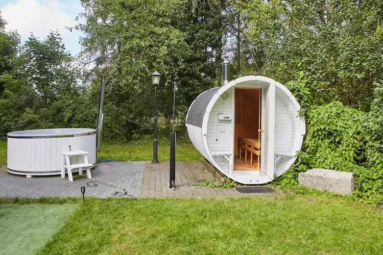 Dom wakacyjny w Sasinie dla max 6 osób-Sauna