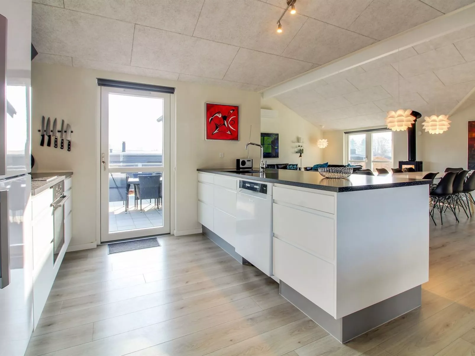 "Yakari" - 300m from the sea-Inside