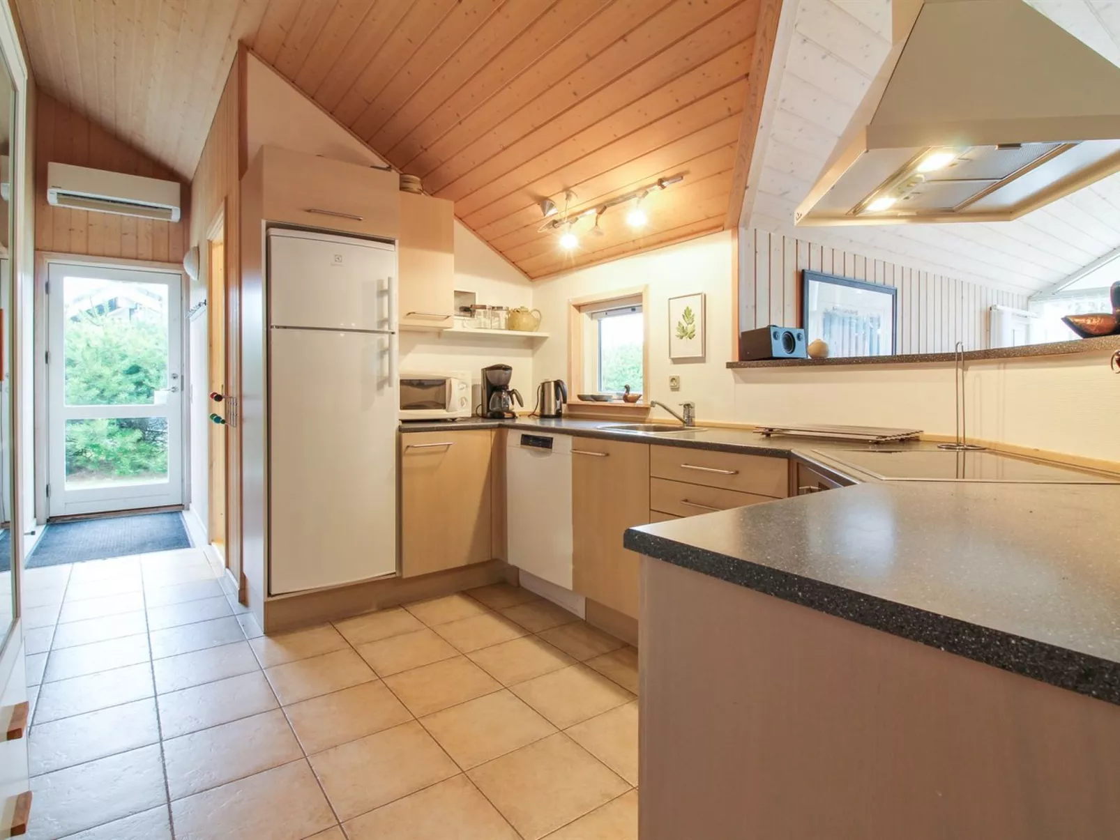 "Synnöve" - 550m from the sea-Inside