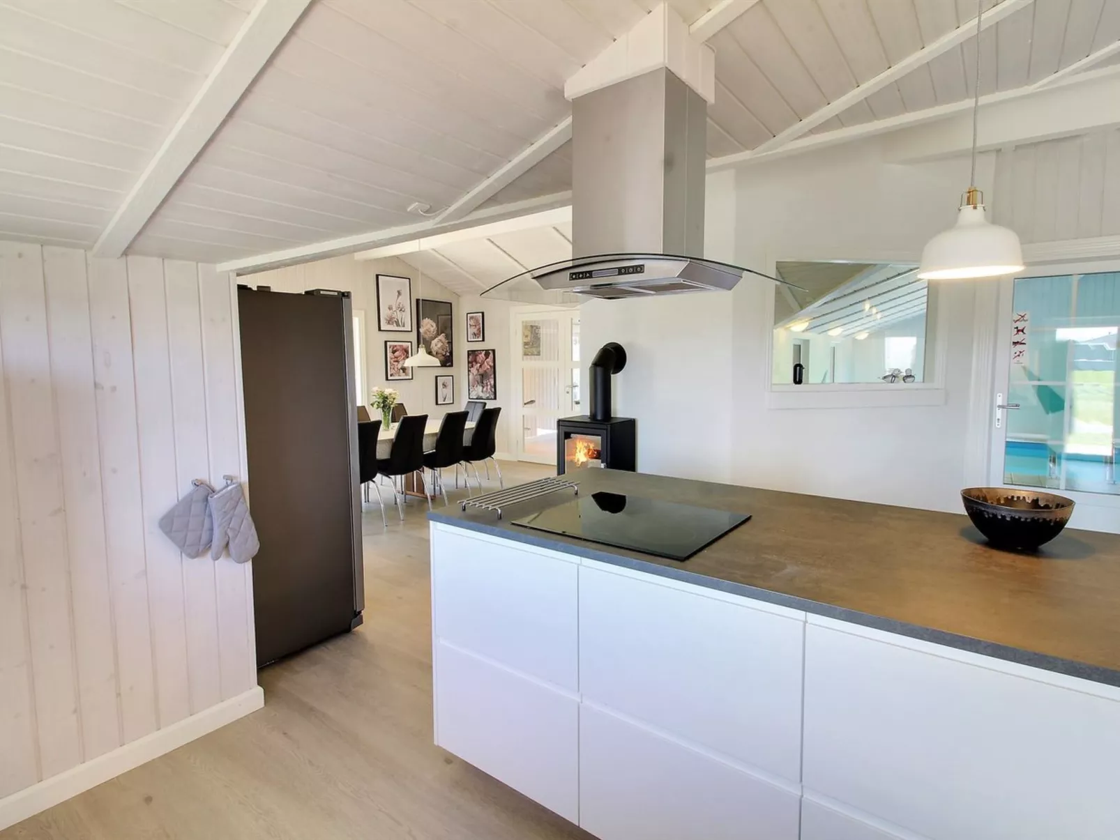 "Sirka" - 200m from the sea-Drinnen