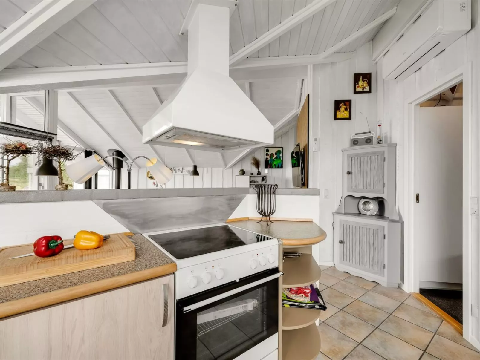 "Cyrill" - 250m to the fjord-Dedans