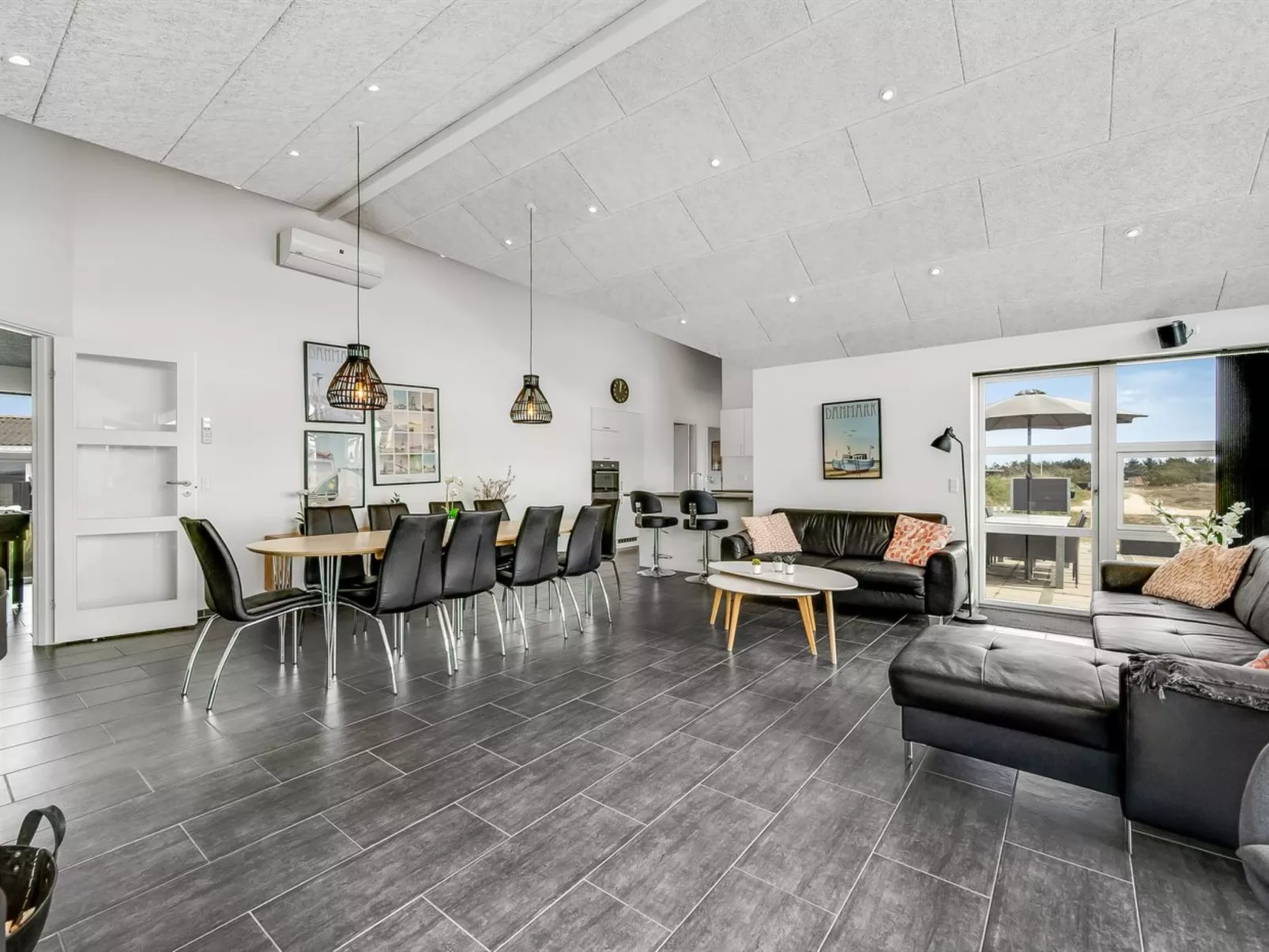 "Ennie" -  from the sea-Inside