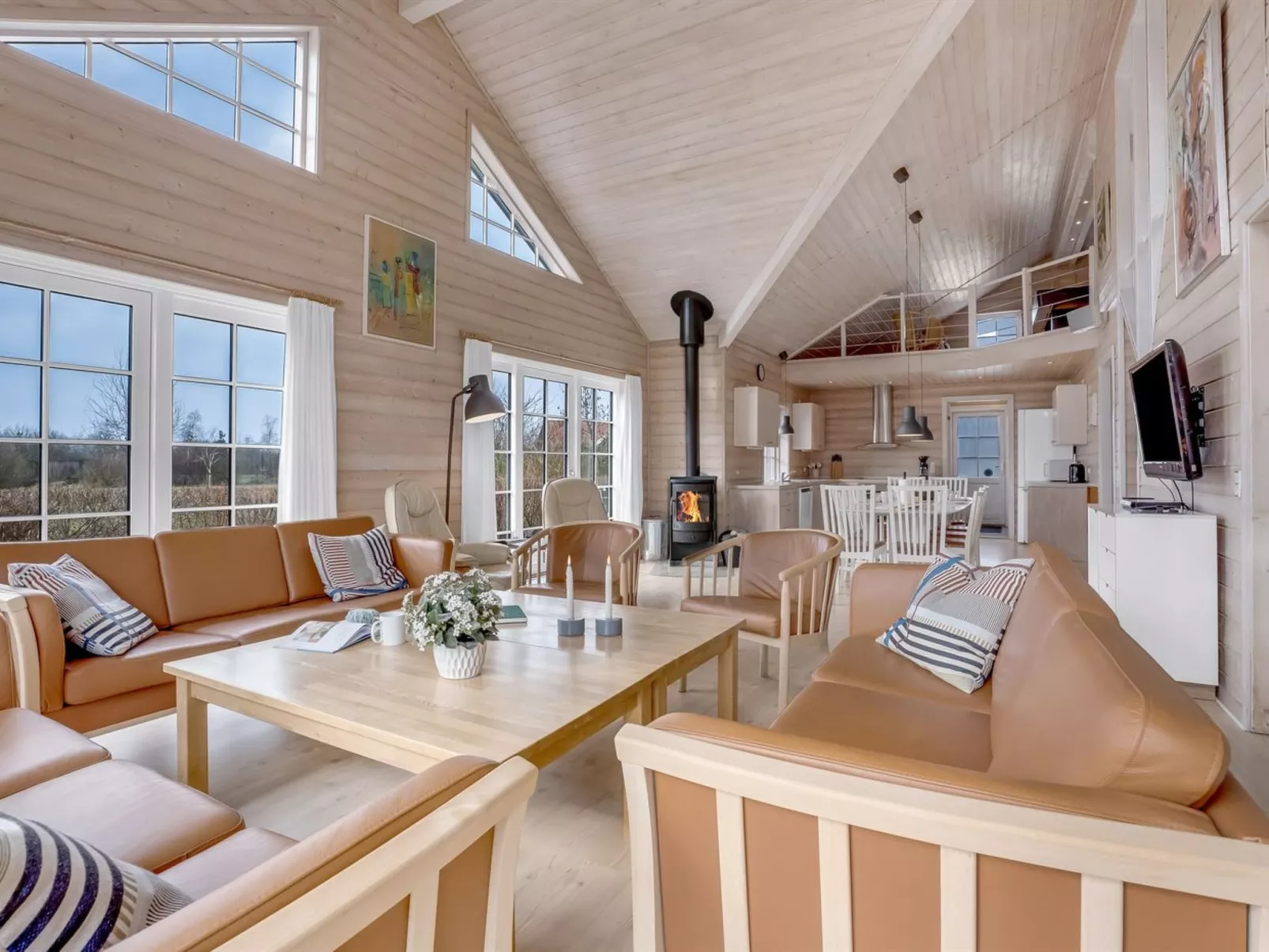 "Zişan" - 1.1km from the sea-Inside