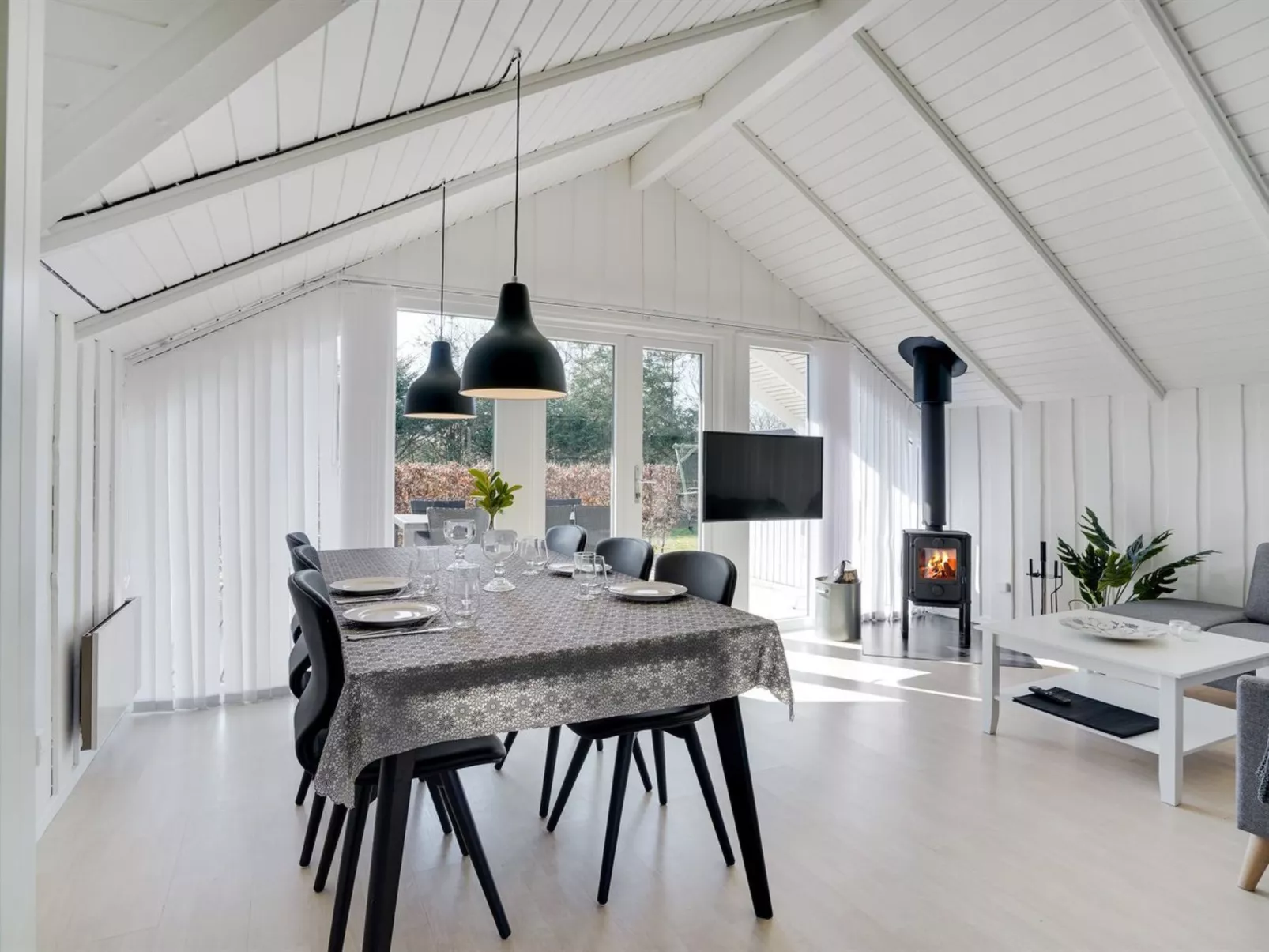 "Edvardsine" - 12km from the sea-Inside