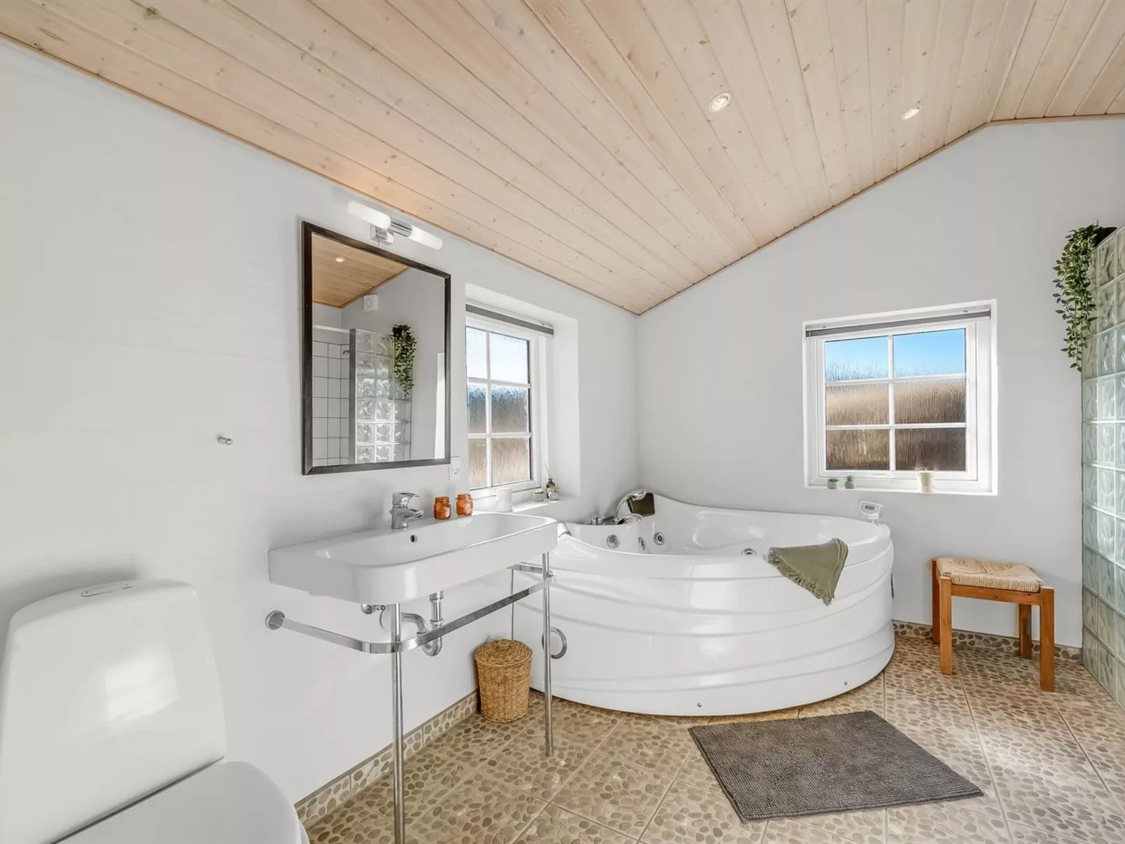 "Hærulf" - 300m from the sea-Inside