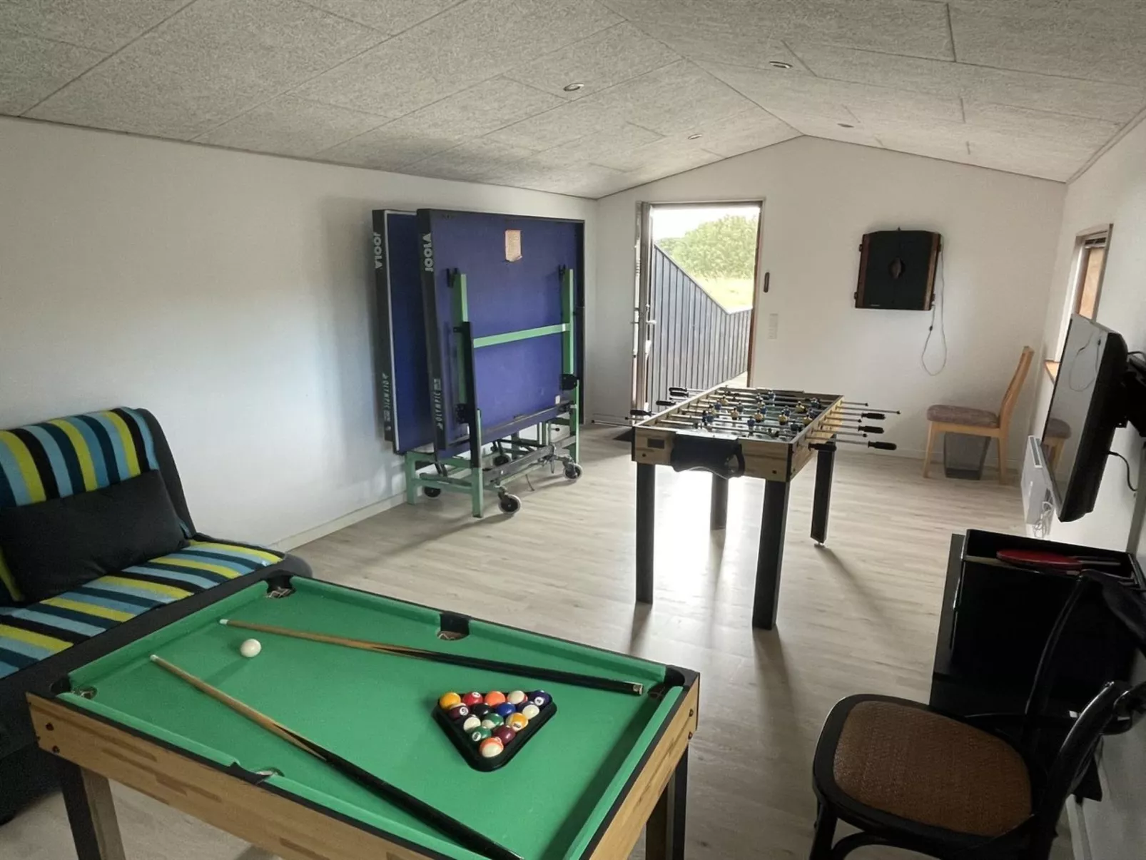 "Finna" - 1km from the sea-Inside