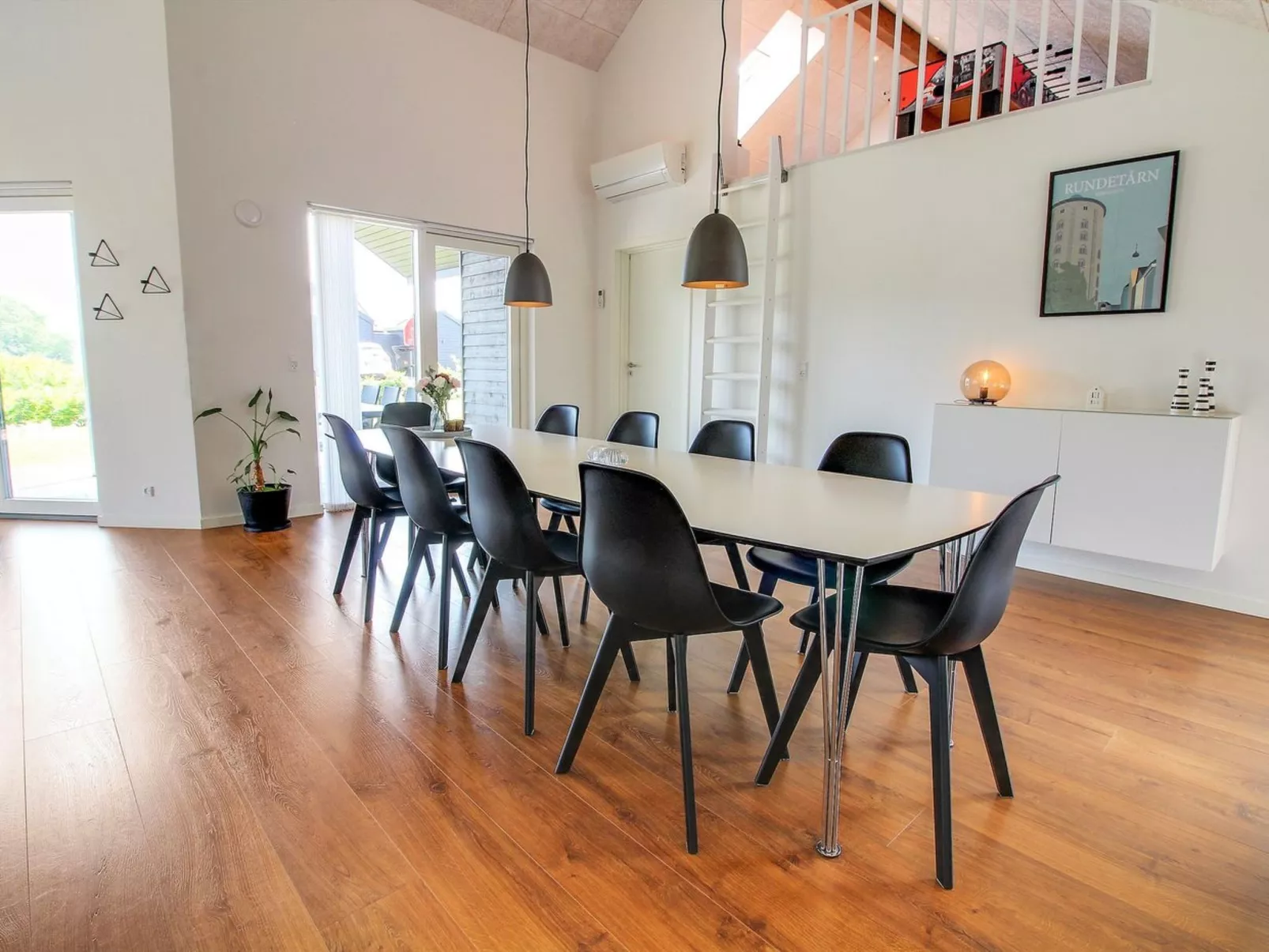 "Thorfin" - 200m from the sea-Inside