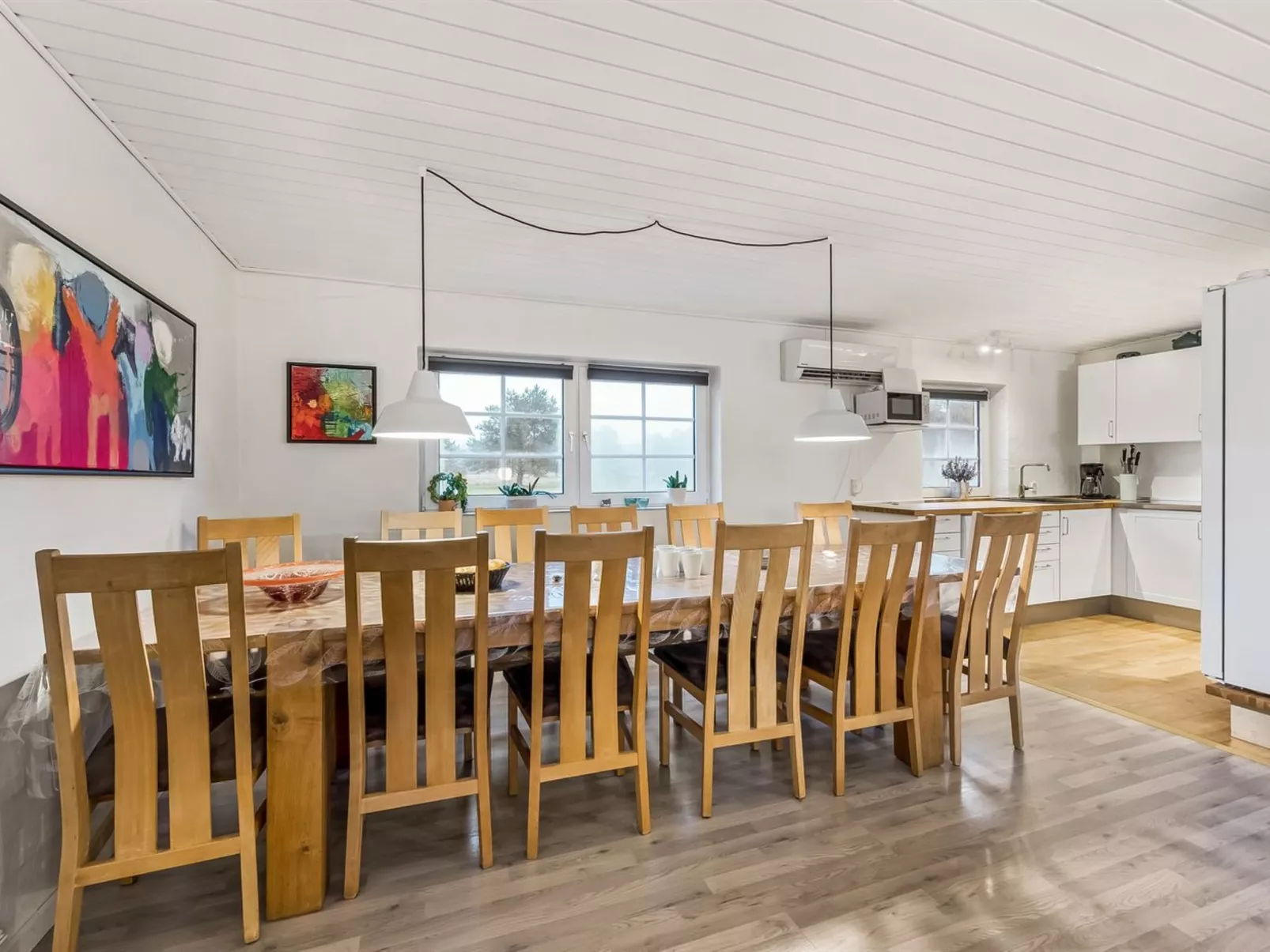 "Aane" - 1.8km from the sea-Inside