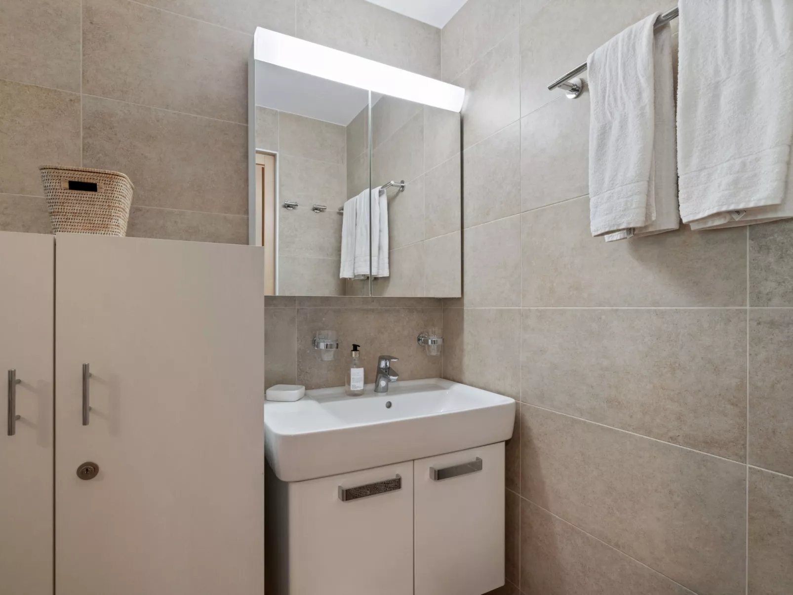 Les Aiguilles Vertes Rez inférieur-Inside