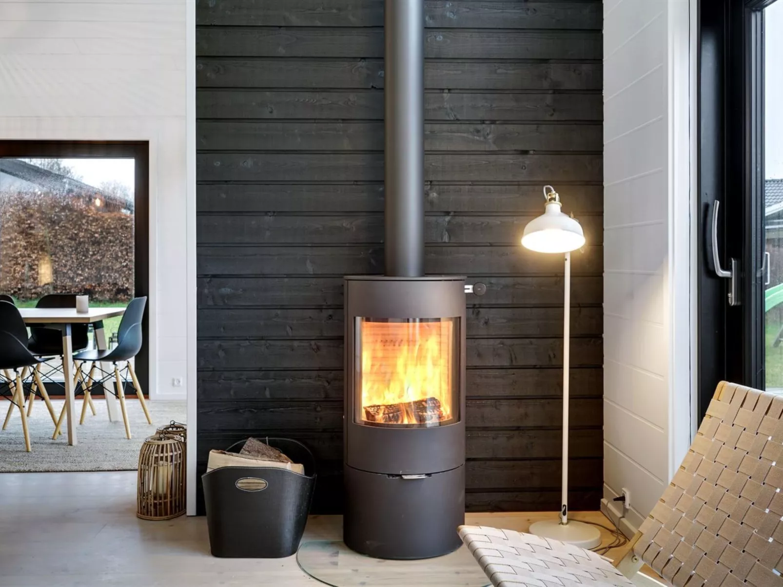 "Kjell" - 100m from the sea-Drinnen