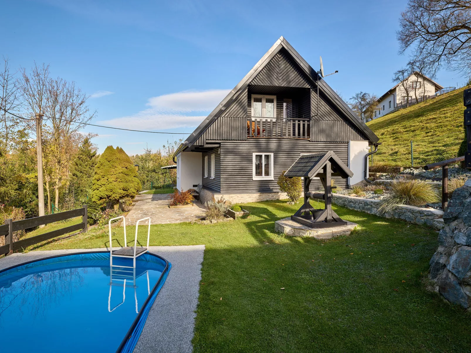 Leisure Lounge & Pool-Outside