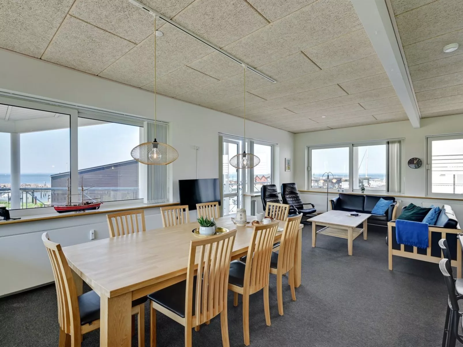 "Irma" - 25m from the sea-Inside