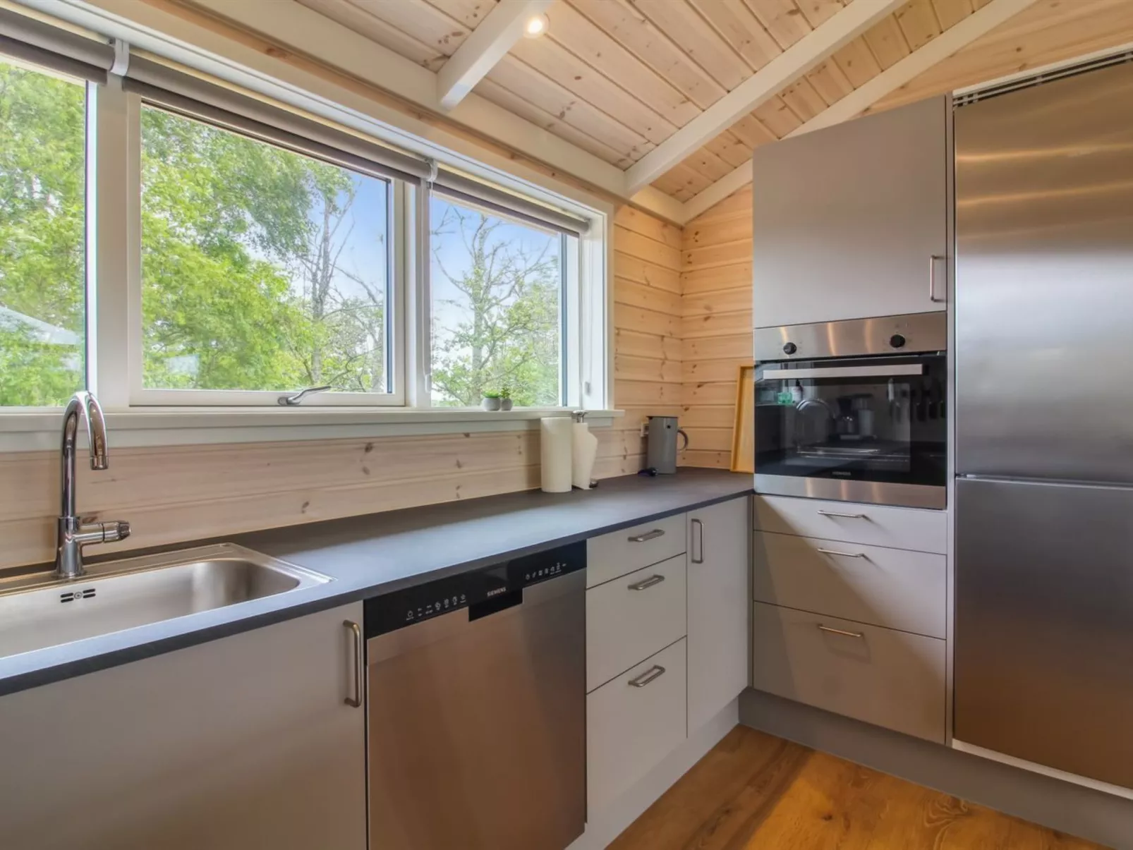 "Heriest" - 1.2km from the sea-Inside