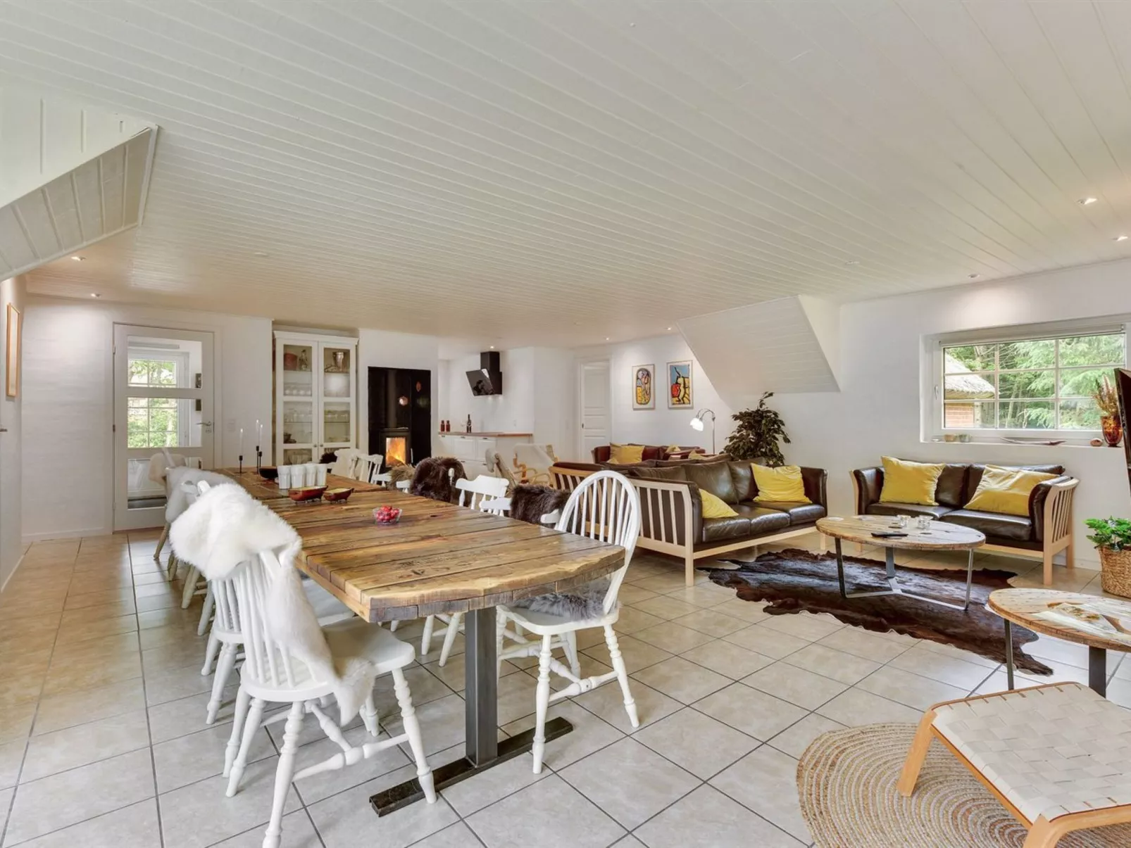 "Erla" - 2.3km from the sea-Inside