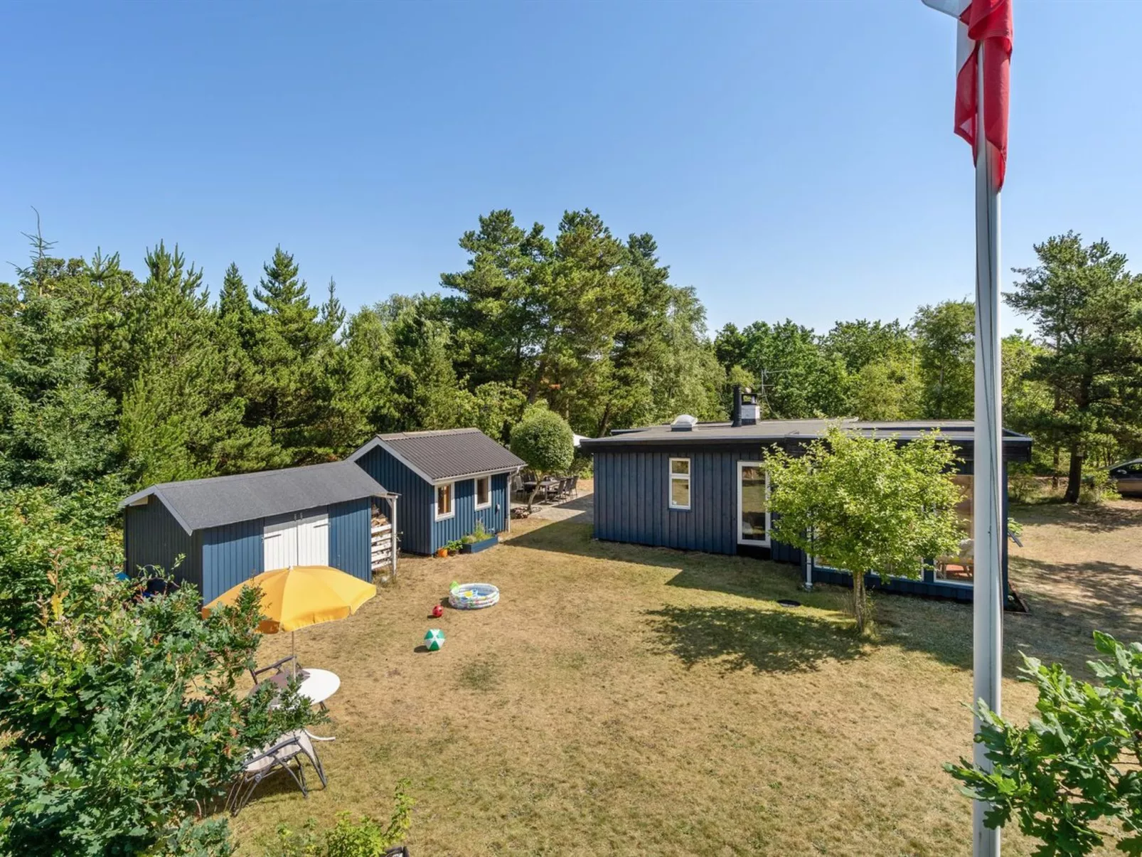 "Sebastian" - 100m to the fjord-Outside