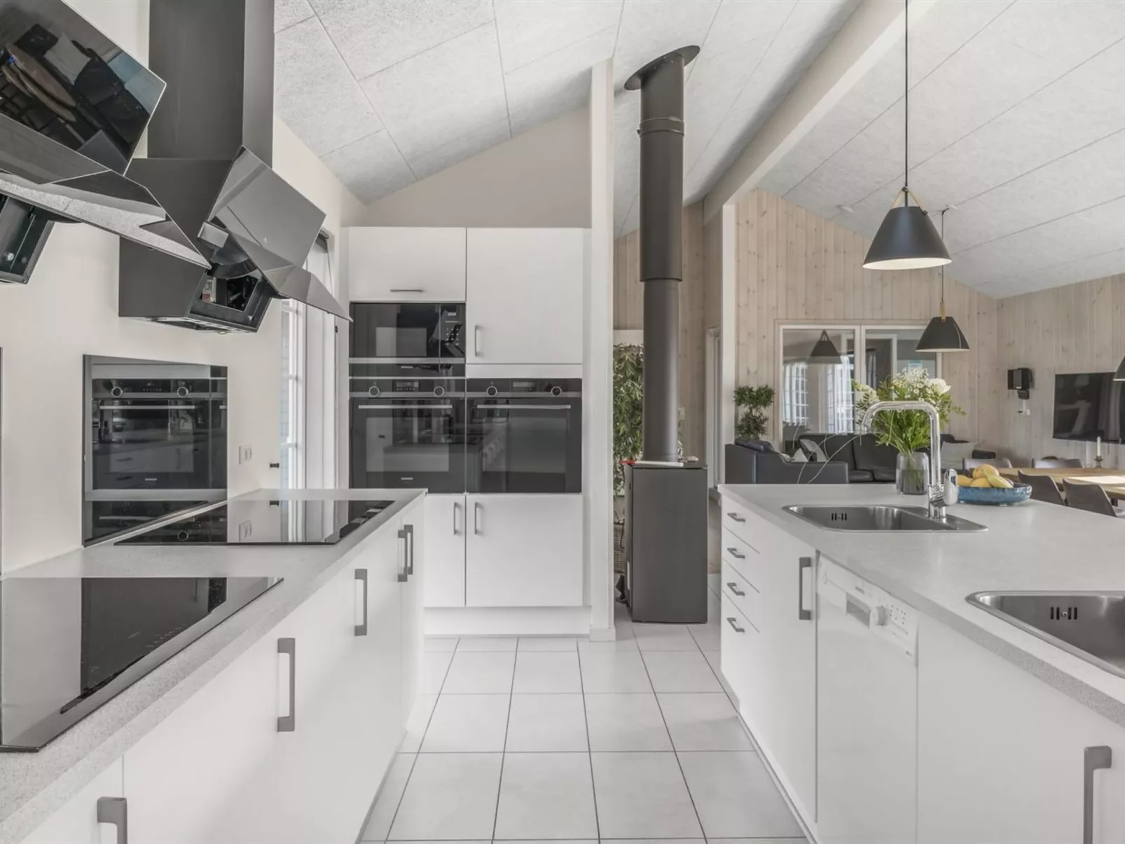 "Damita" - 350m from the sea-Inside