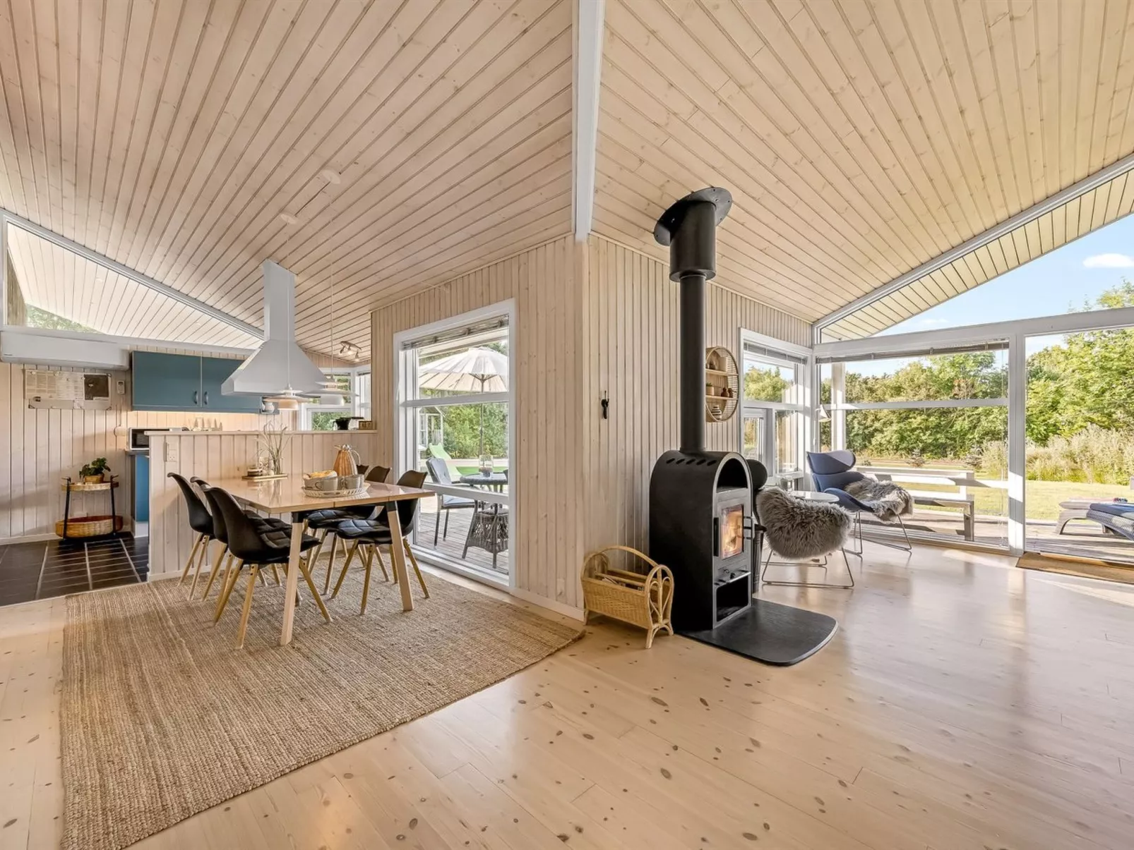 "Sviðandi" - 1.5km from the sea-Drinnen