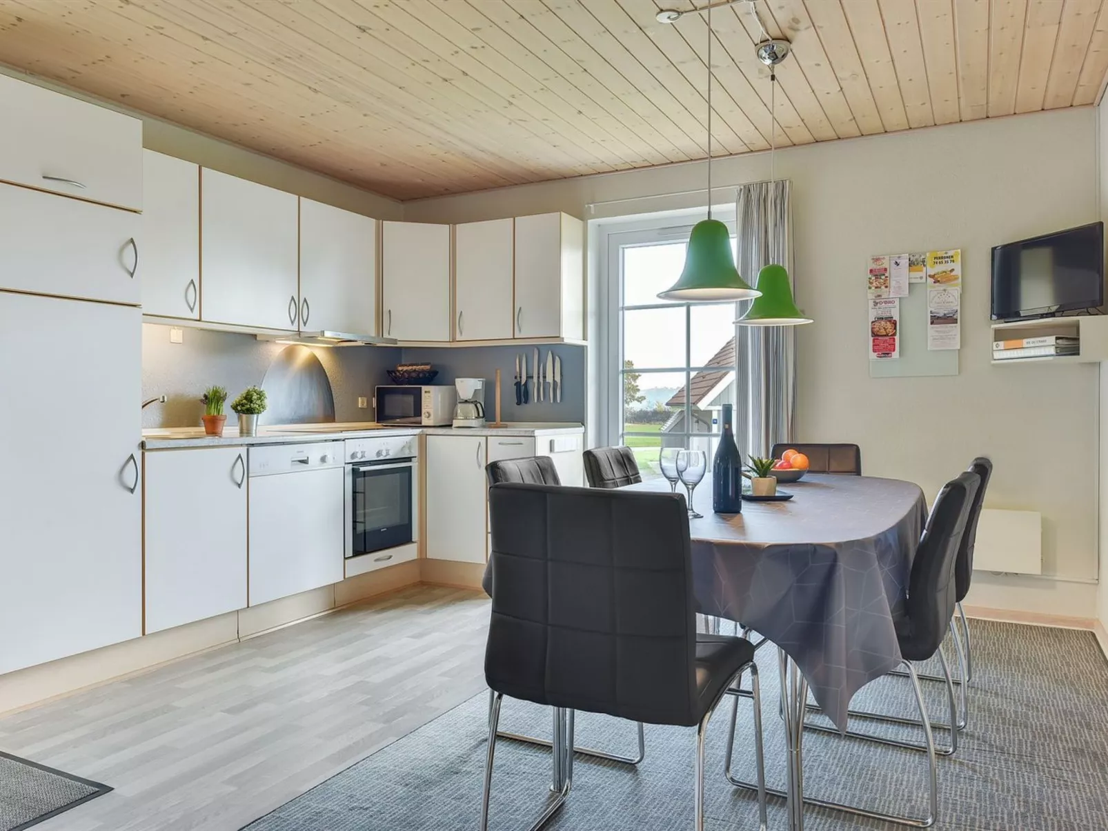 "Babette" - 75m to the fjord-Drinnen