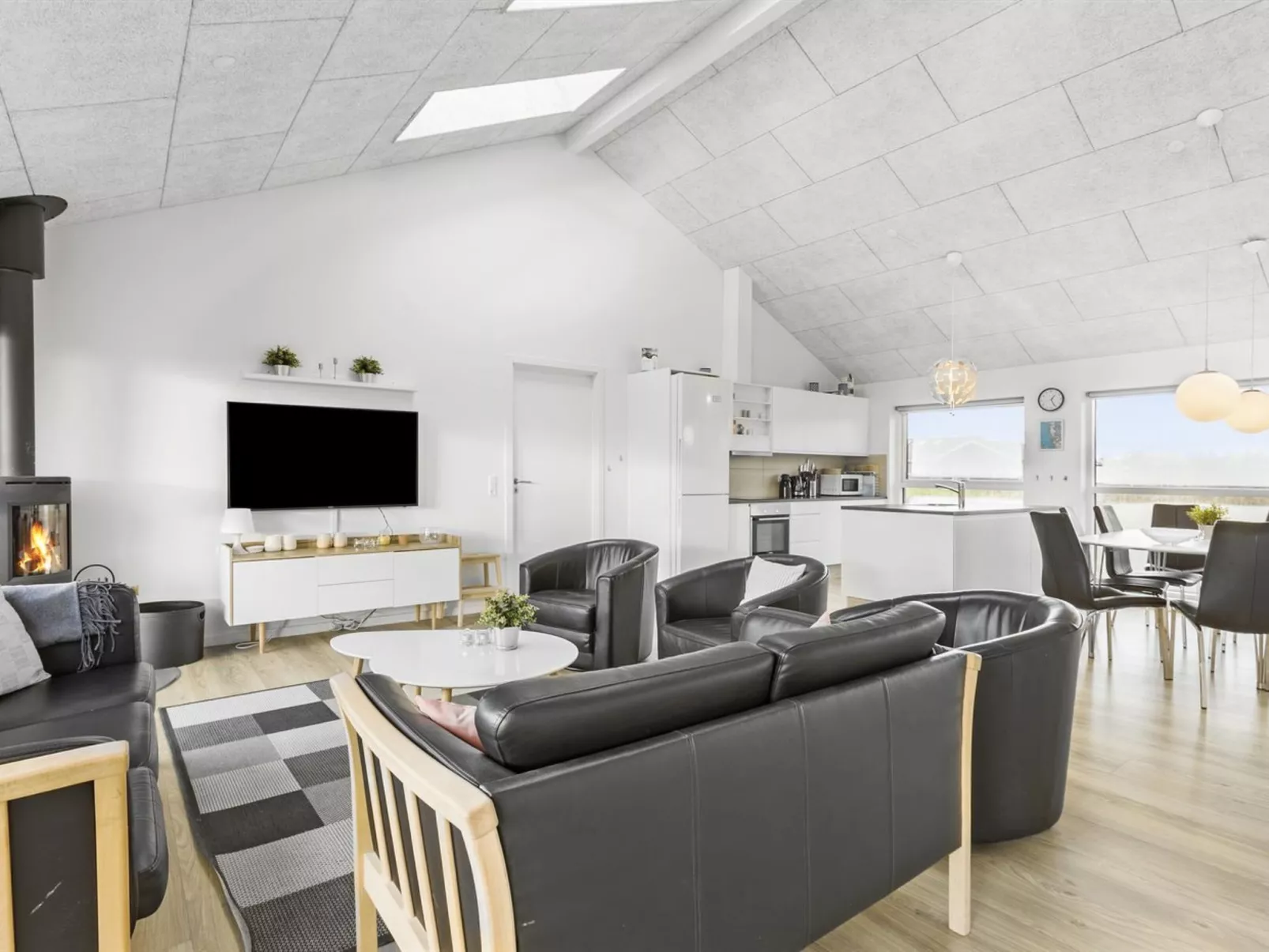 "Kirsi" - 1.6km from the sea-Dedans