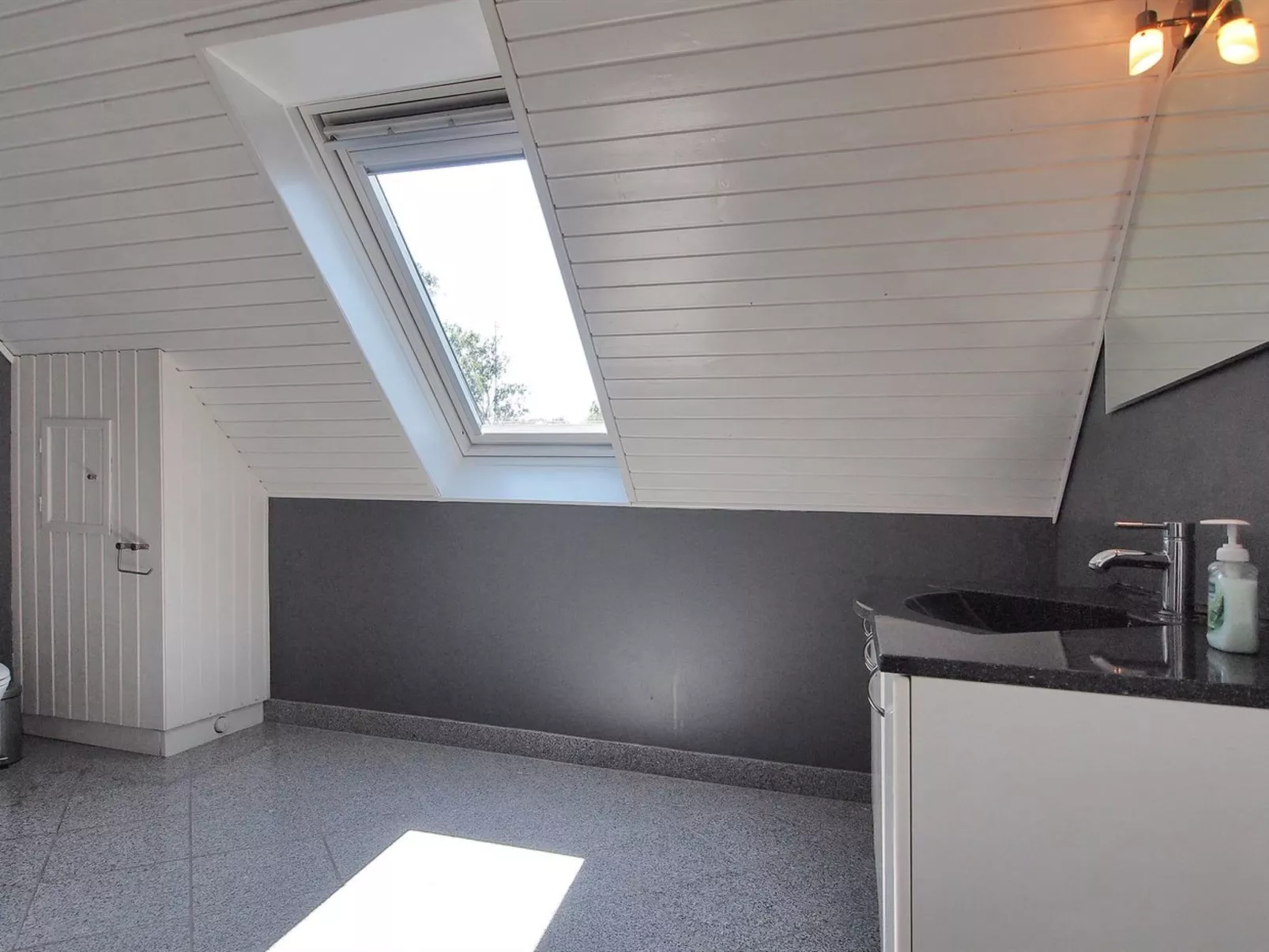 "Spase" - 250m to the fjord-Drinnen