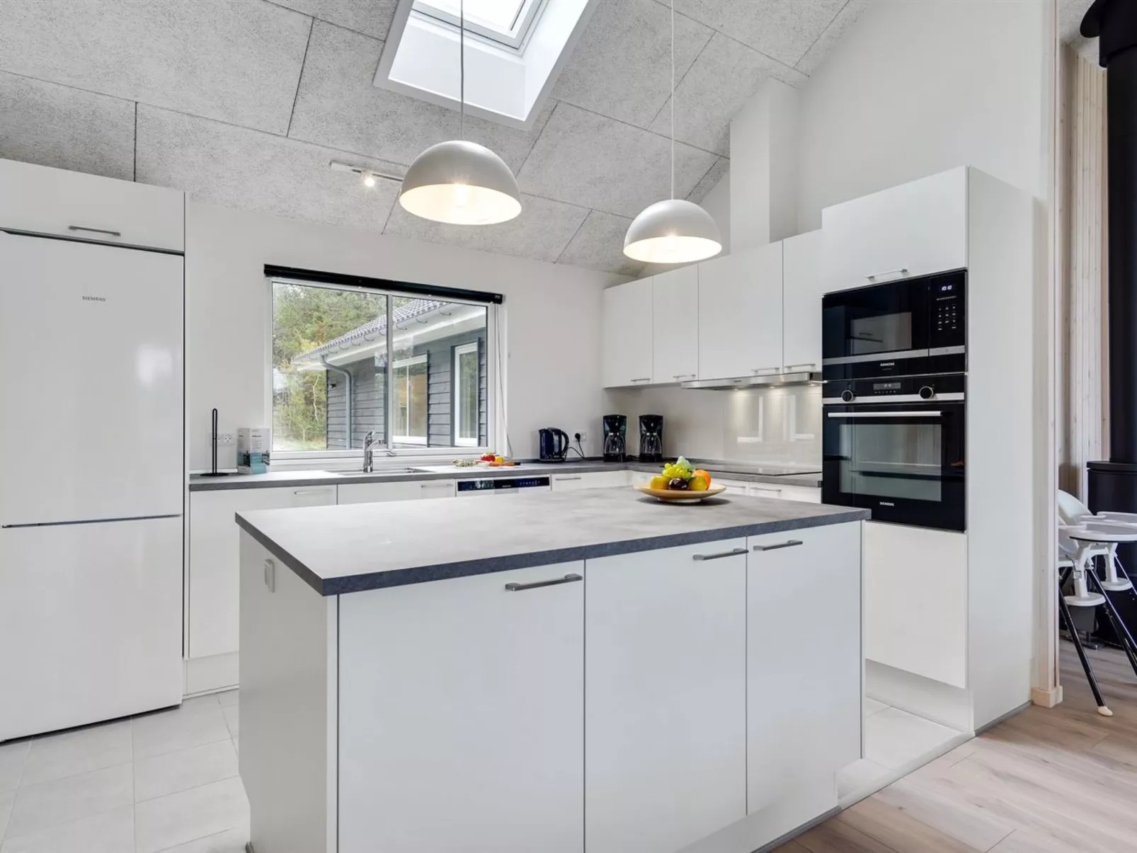 "Jorn" - 75m from the sea-Inside