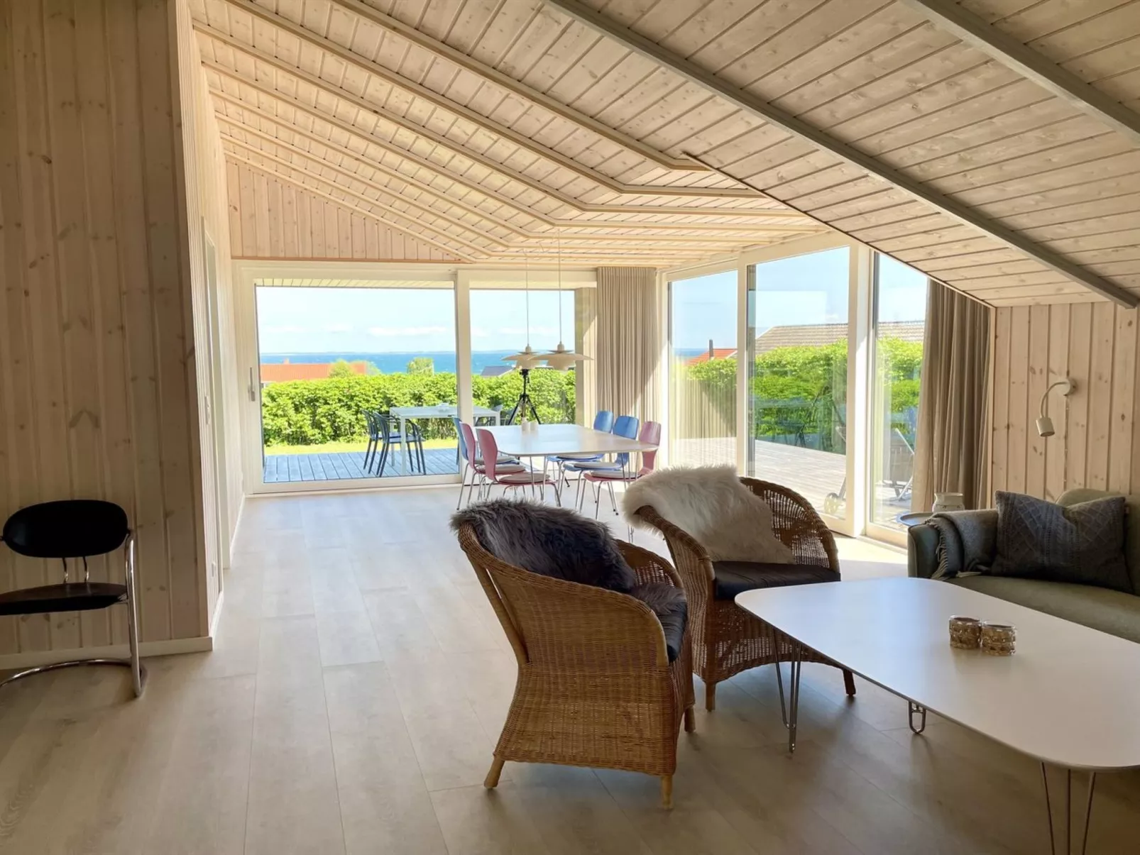 "Ely" - 300m from the sea-Inside