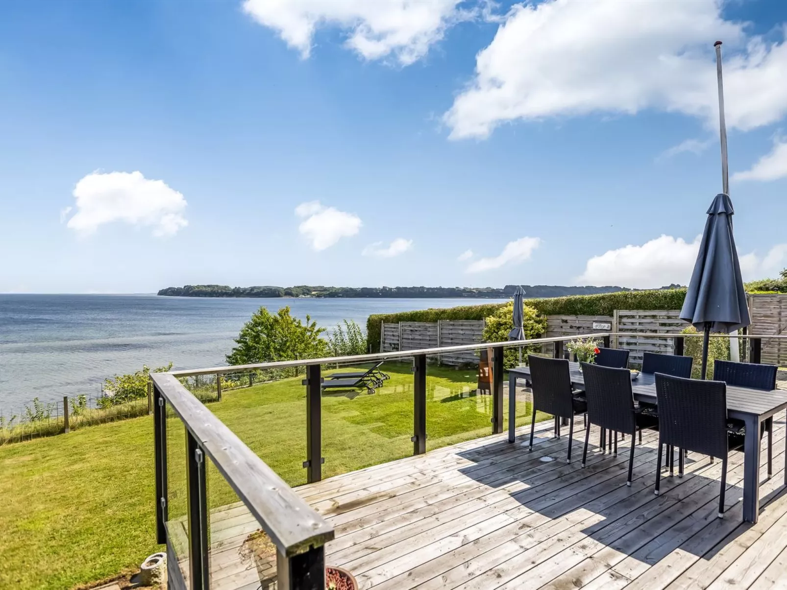 "Majbritt" - 50m from the sea-Draußen