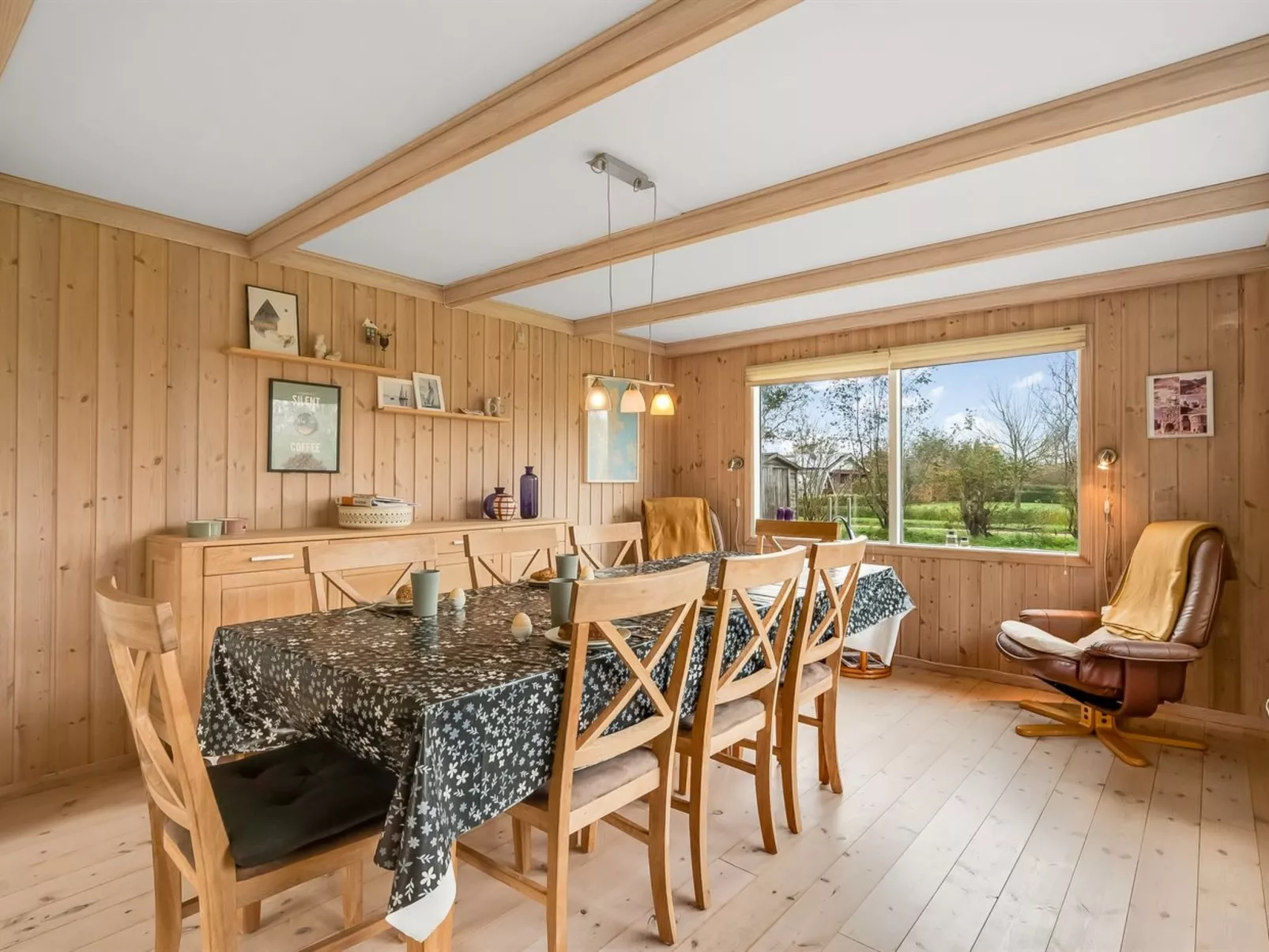 "Scarlet" - 400m to the fjord-Dedans