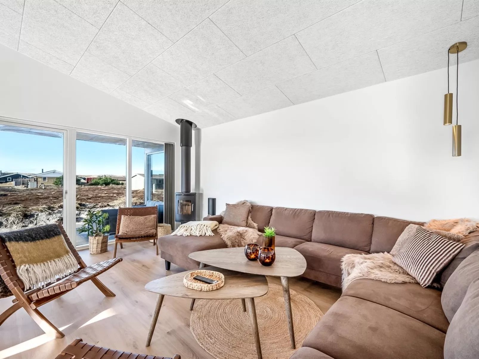 "Waldar" -  from the sea-Inside