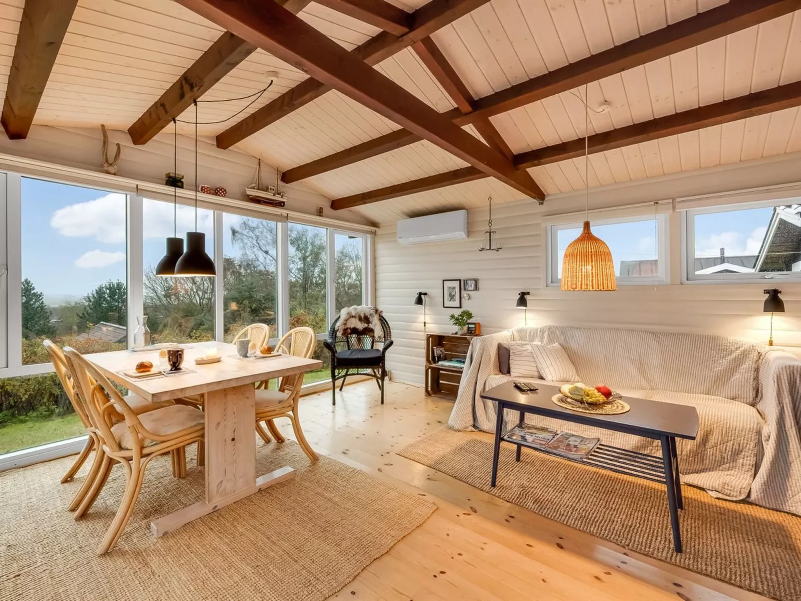 "Dimo" - 300m to the fjord-Inside