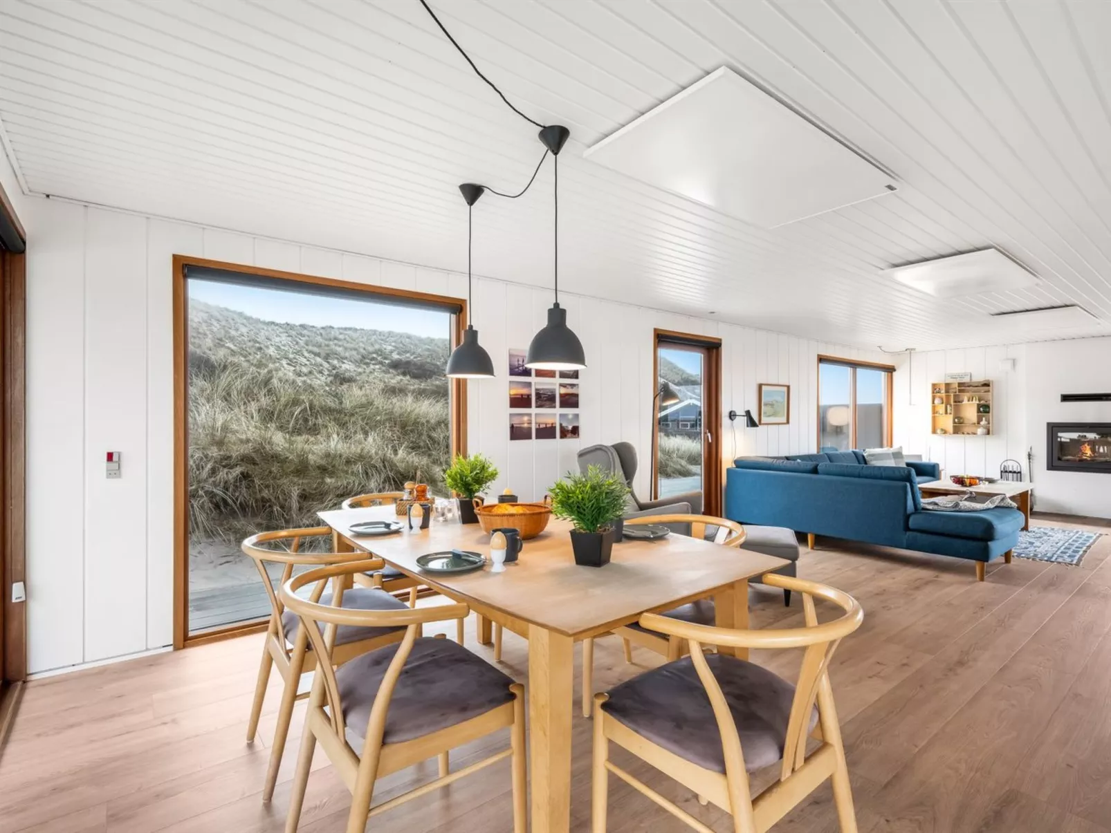 "Eyla" -  from the sea-Inside