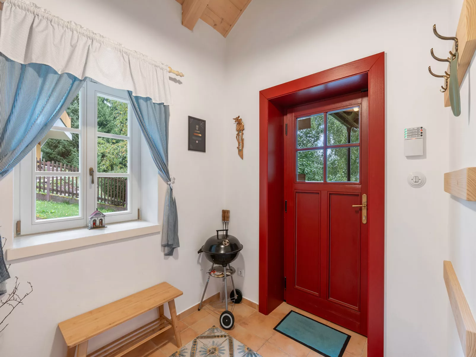 Roubenka Maleč-Inside