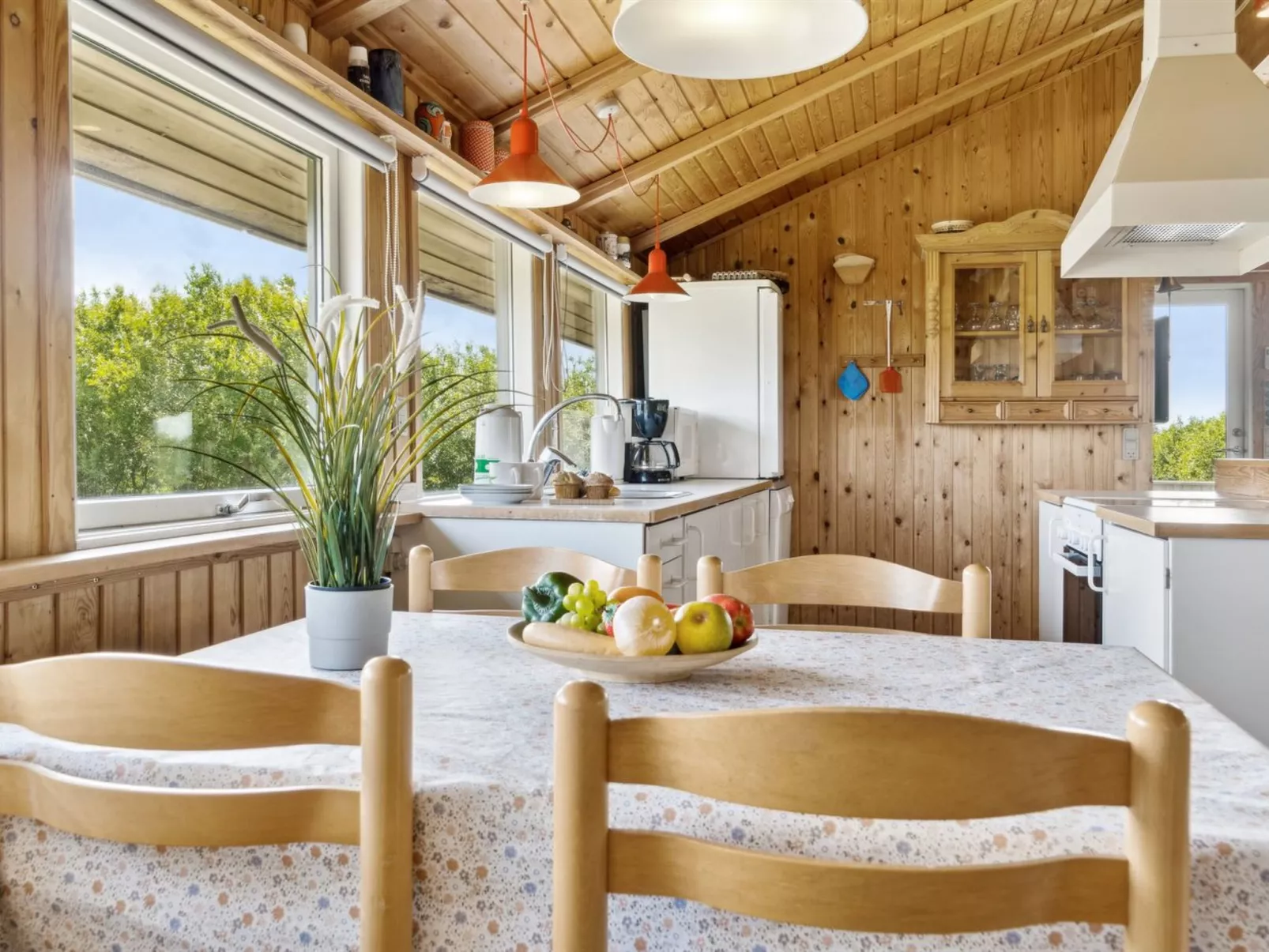 "Hunlef" - 1.7km from the sea-Inside