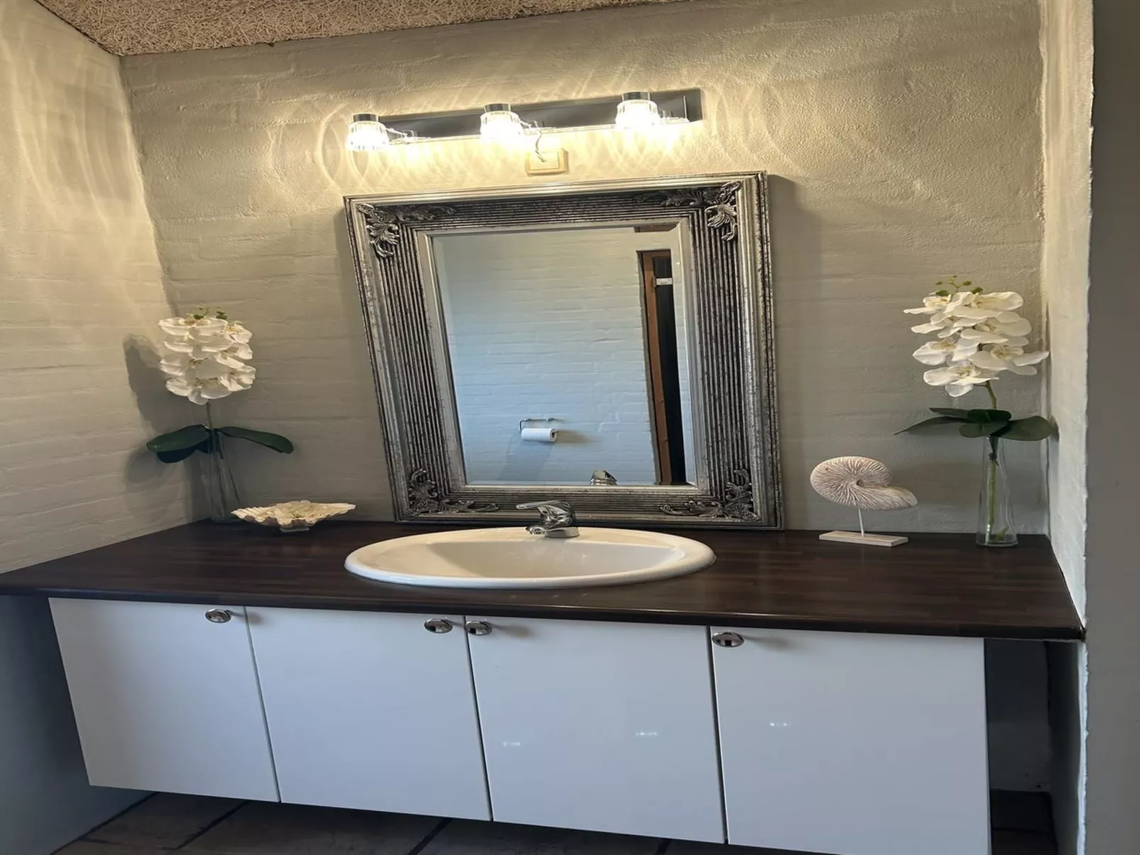 "Binta" - 800m from the sea-Drinnen