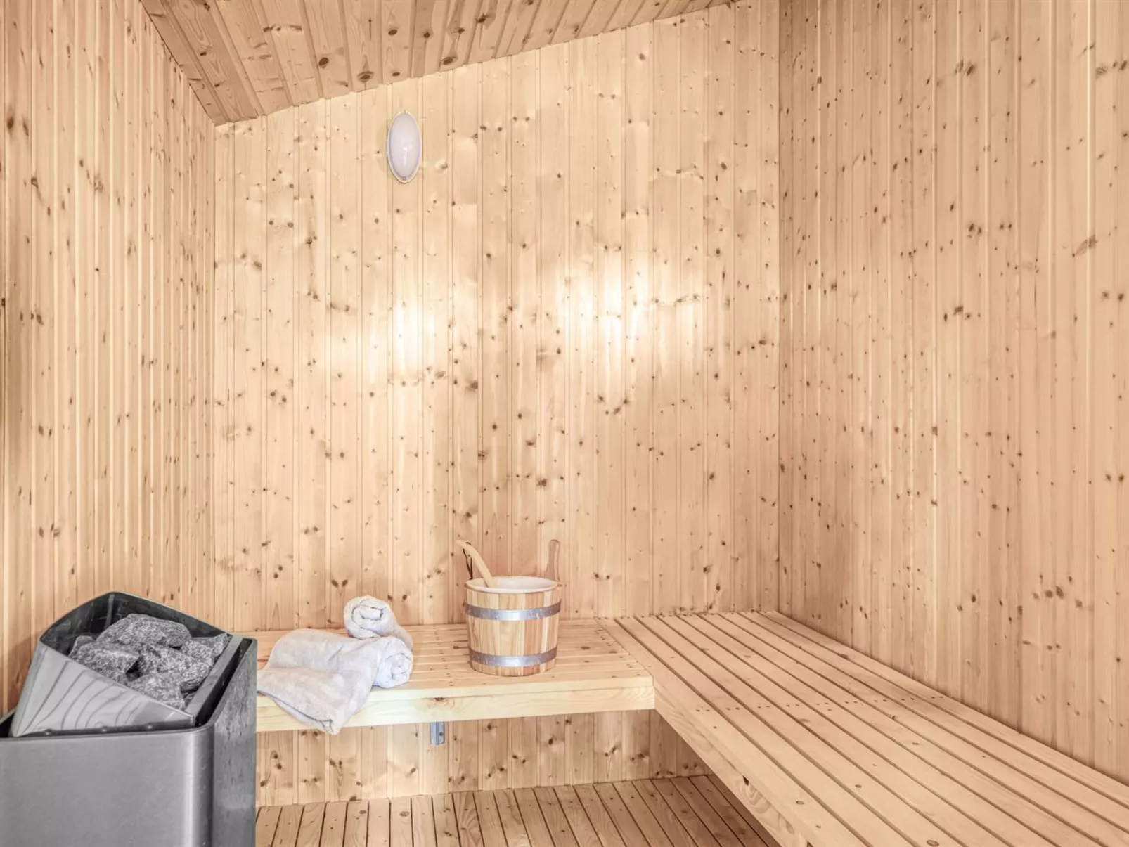 "Gedda" -  from the sea-Inside