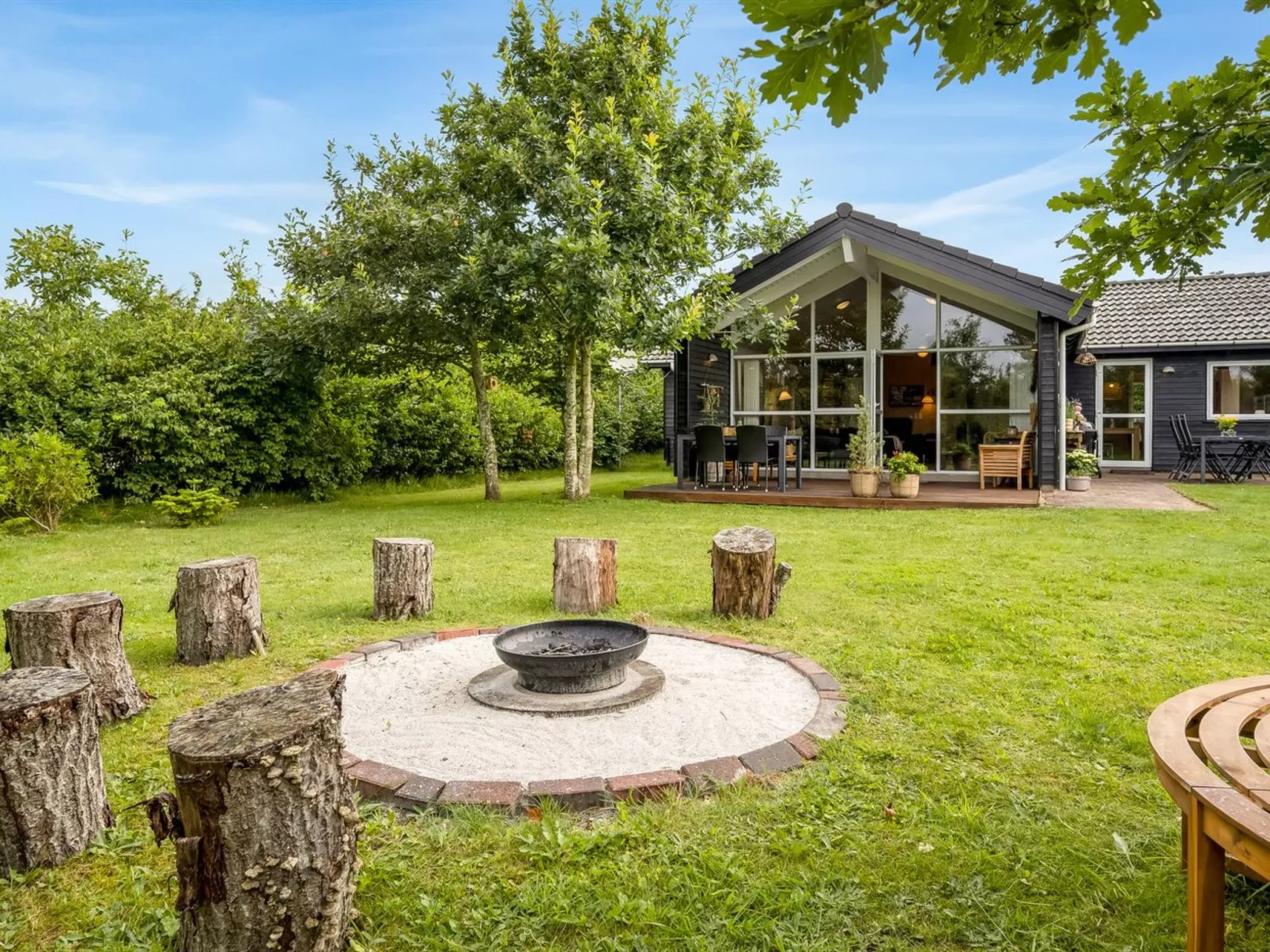 "Jarmunrek" - 400m to the fjord-Outside