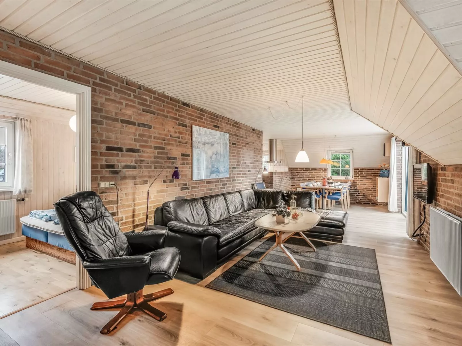 "Alexandria" -  from the sea-Dedans