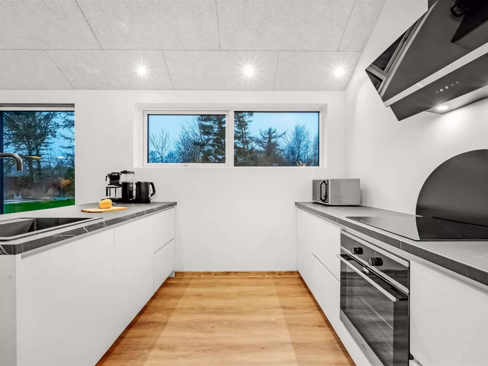 "Grimar" - 400m to the fjord-Drinnen