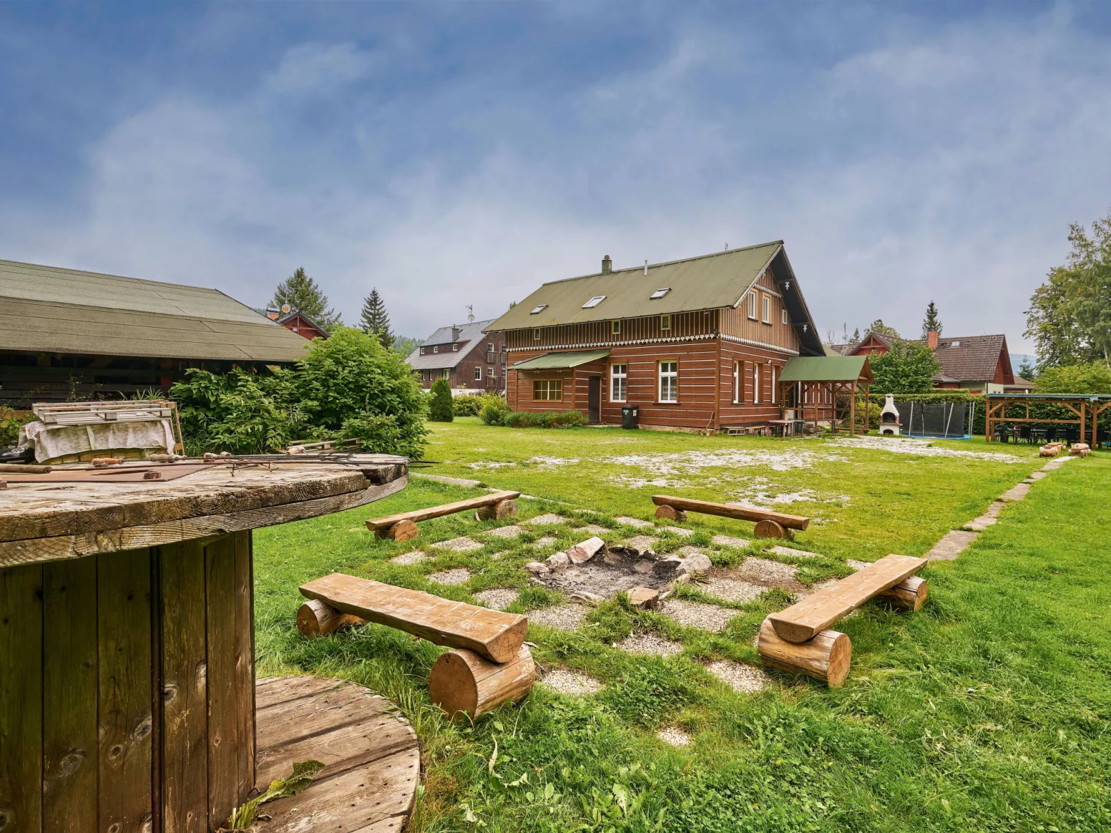 Švýcarský dvůr Lodge-Dehors