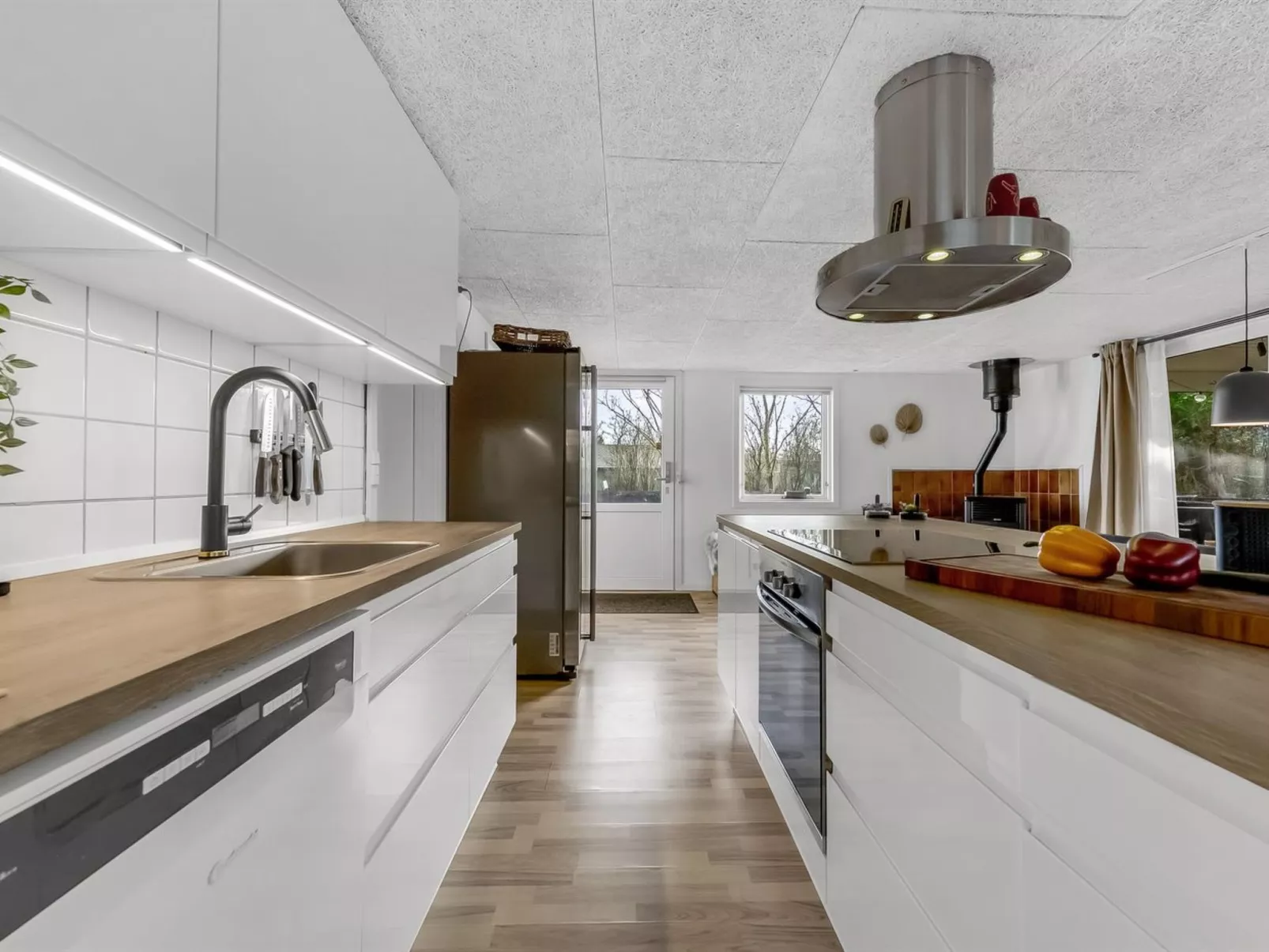 "Tiina" - 500m to the fjord-Inside