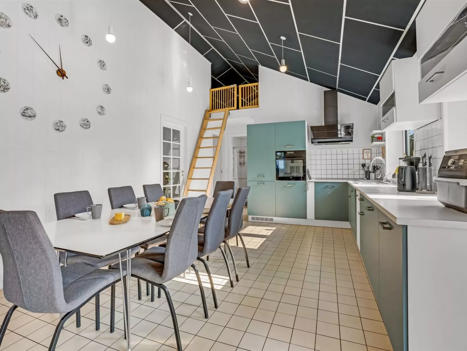 "Amdi" - 1.3km from the sea-Inside