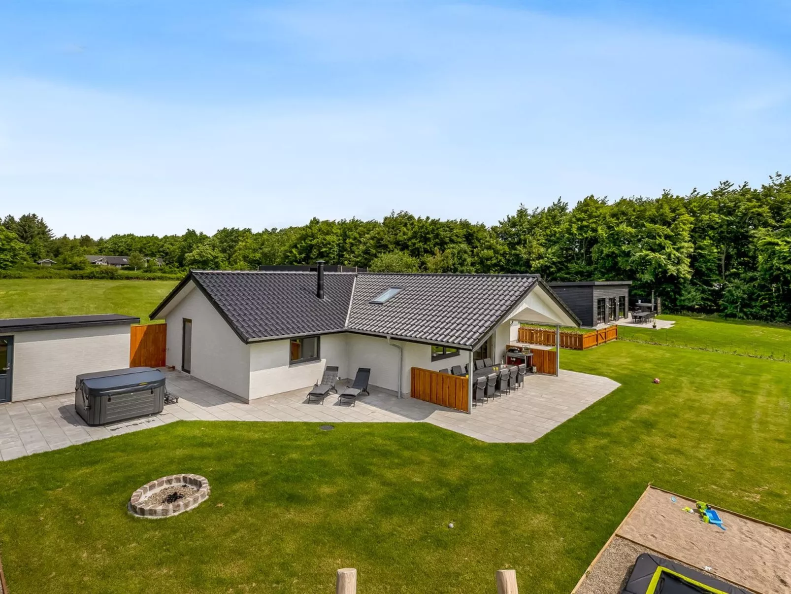 "Alvira" - 30km from the sea-Outside