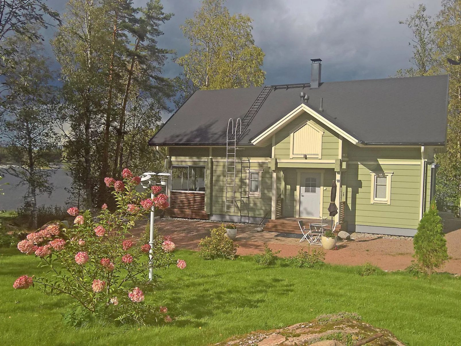 Huvila ferdinand-Inside