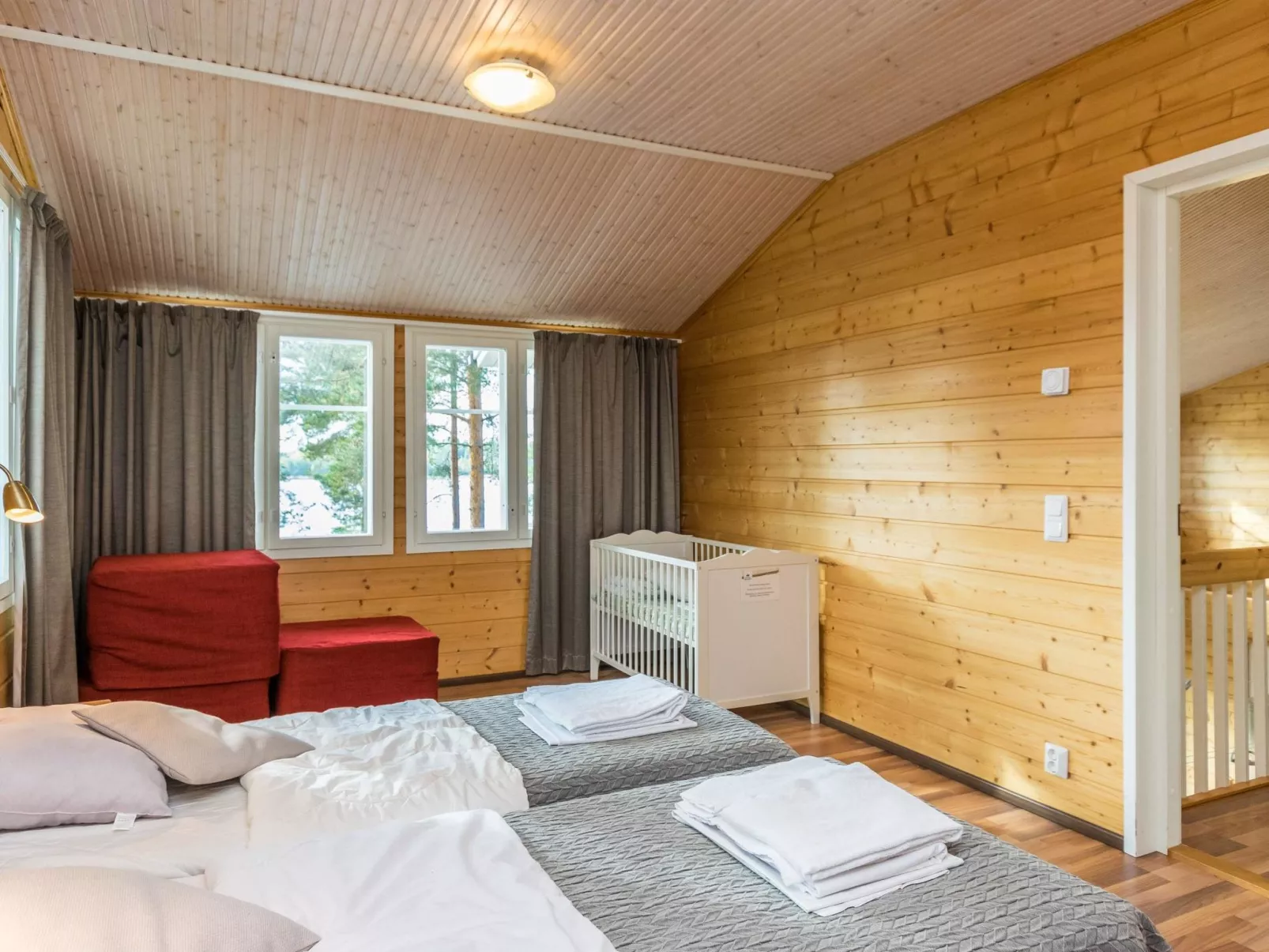 Kartanohuvila-Inside