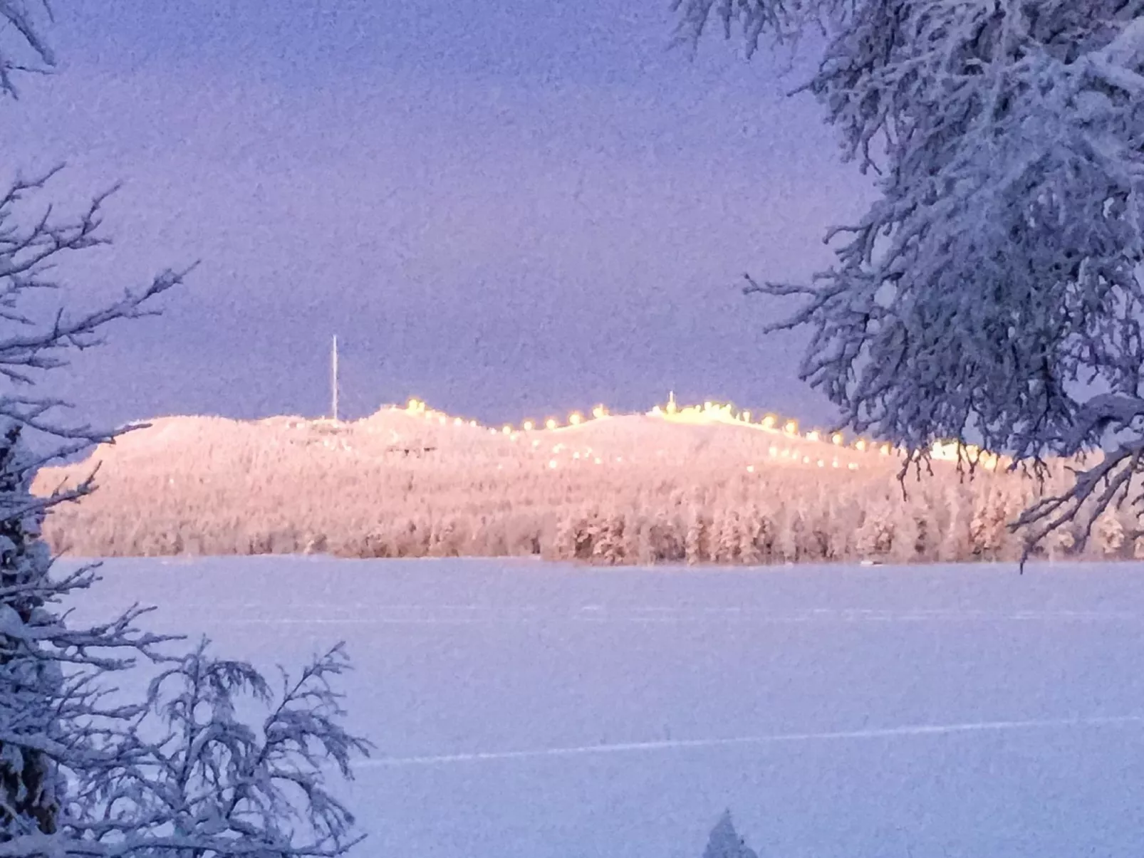 Rukaniemen kontio-Dedans