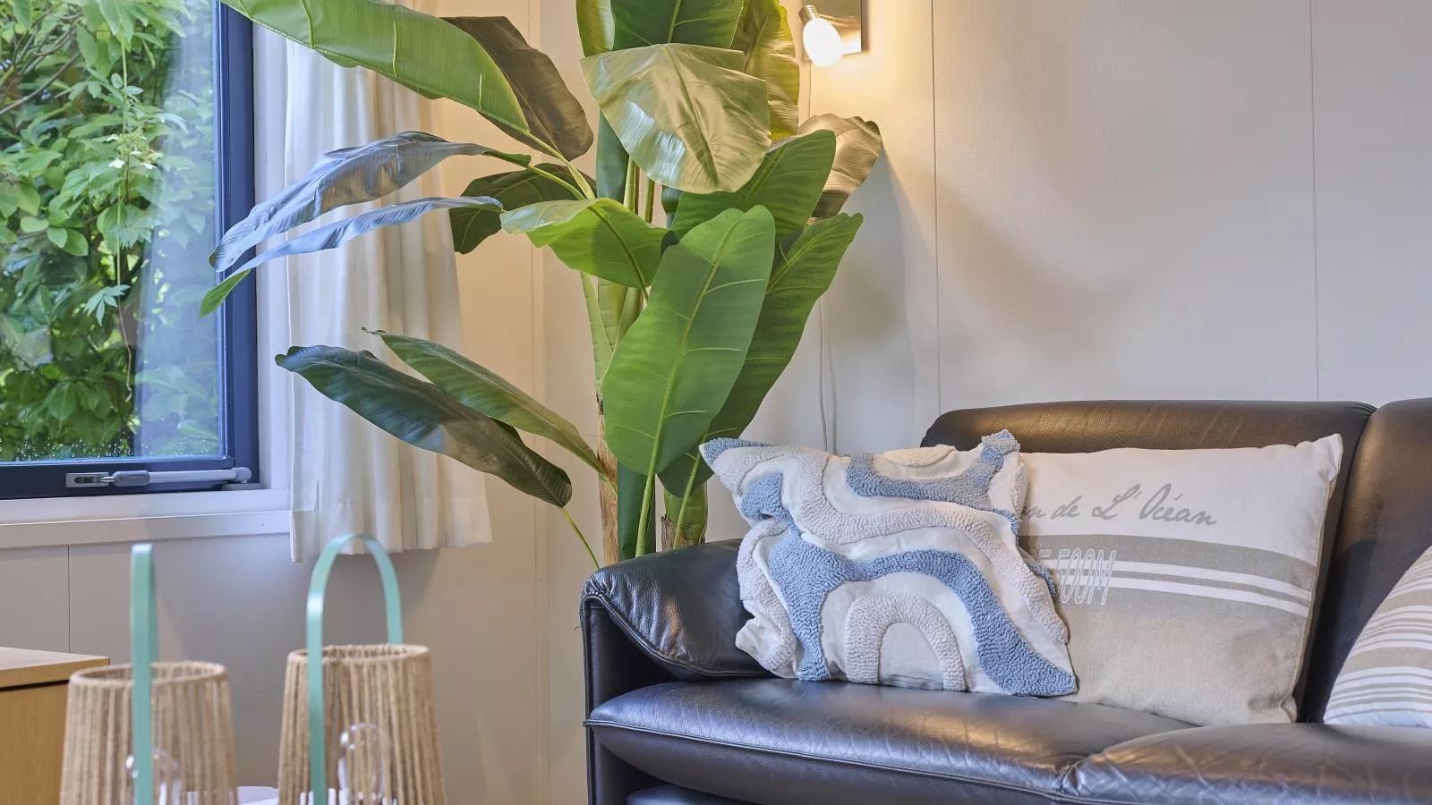 Chalet Sea Birds-Living room