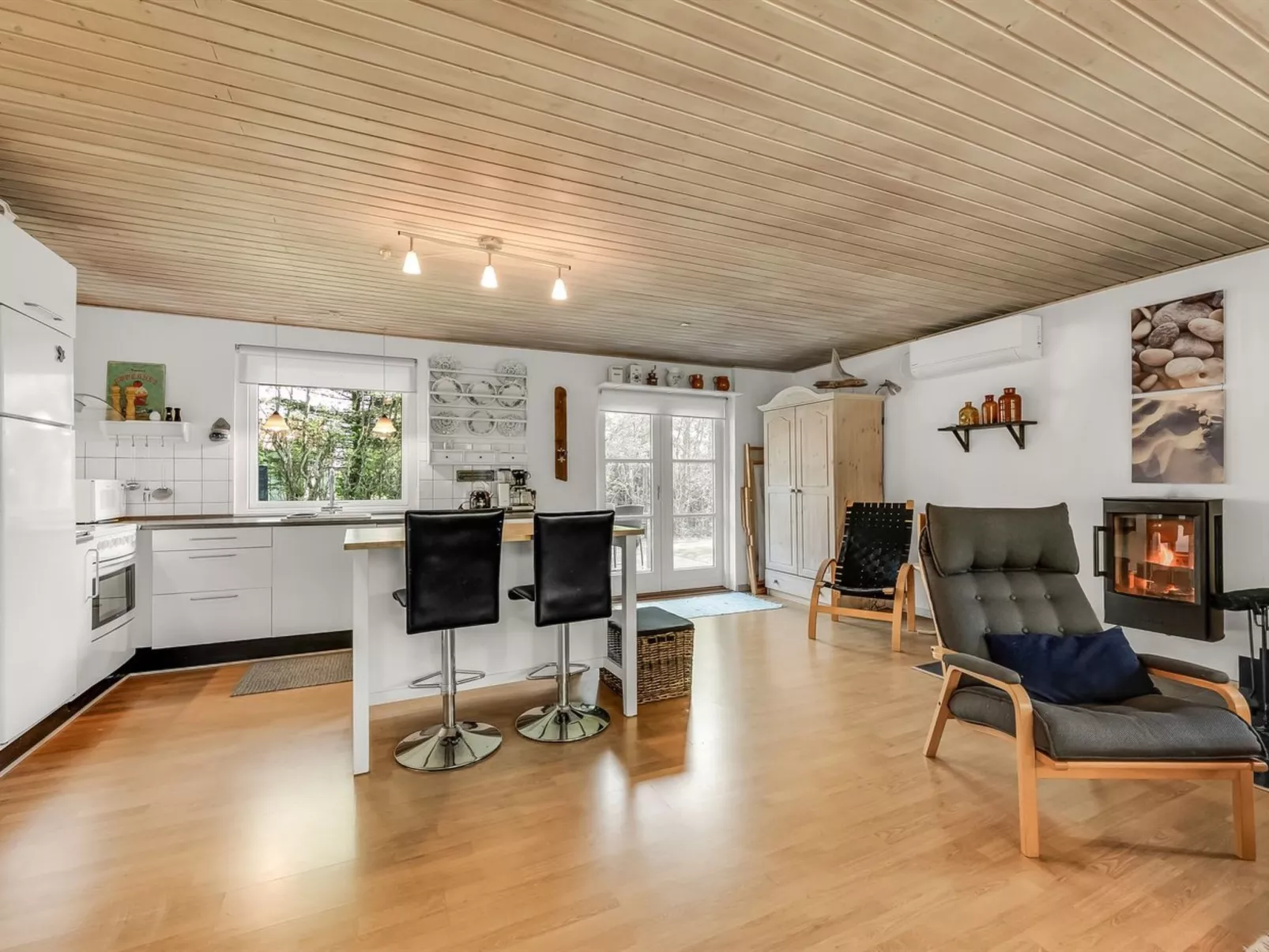 "Fido" - 500m to the fjord-Inside