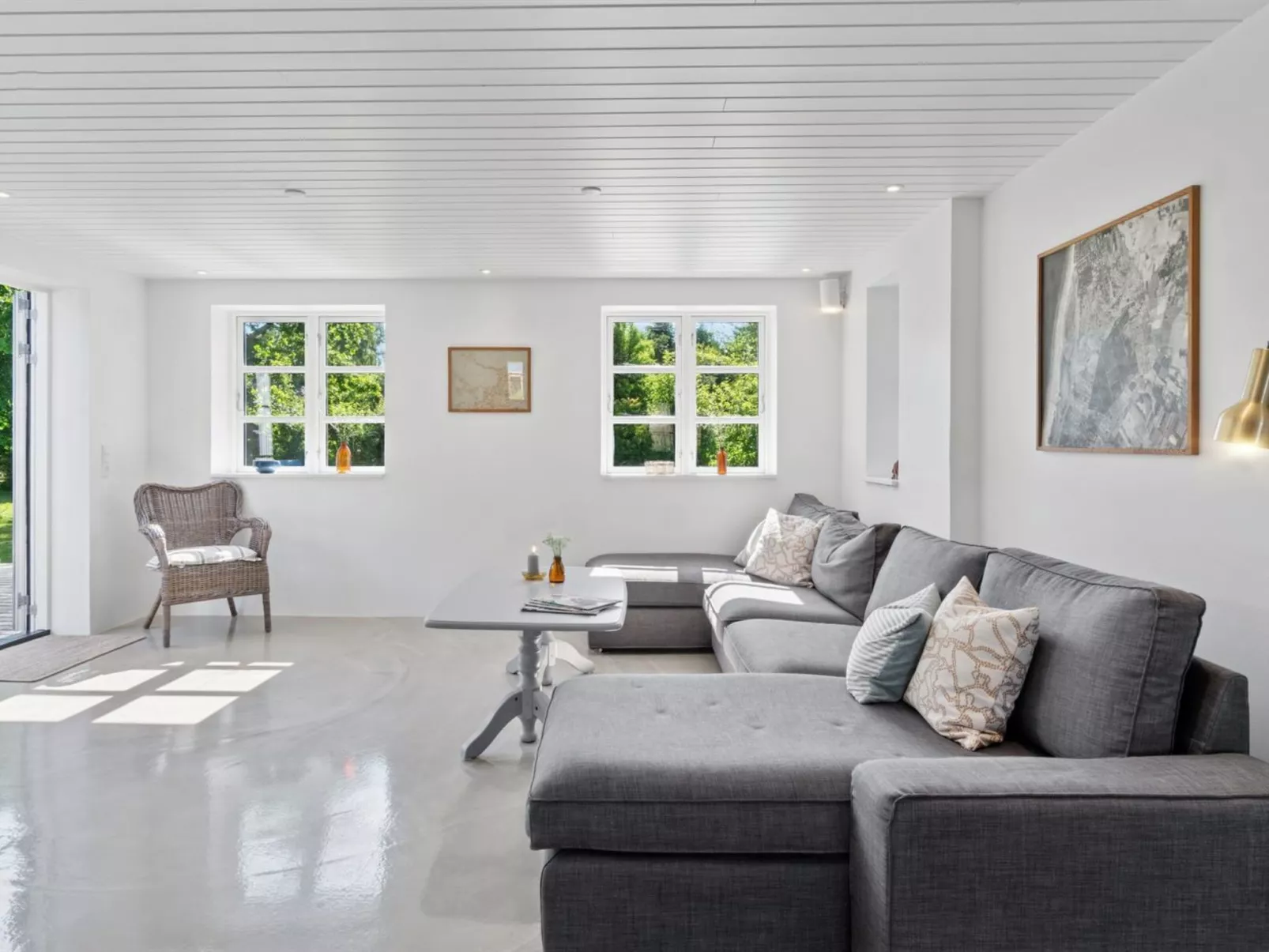 "Thrym" - 2.5km from the sea-Inside