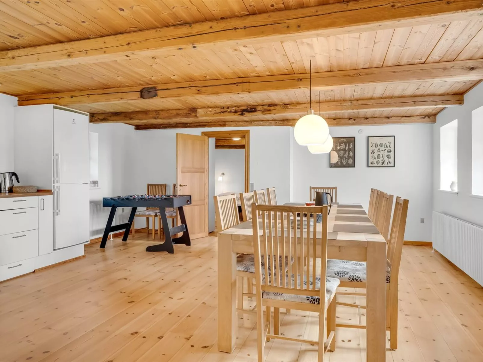 "Åsta" - 400m to the fjord-Inside